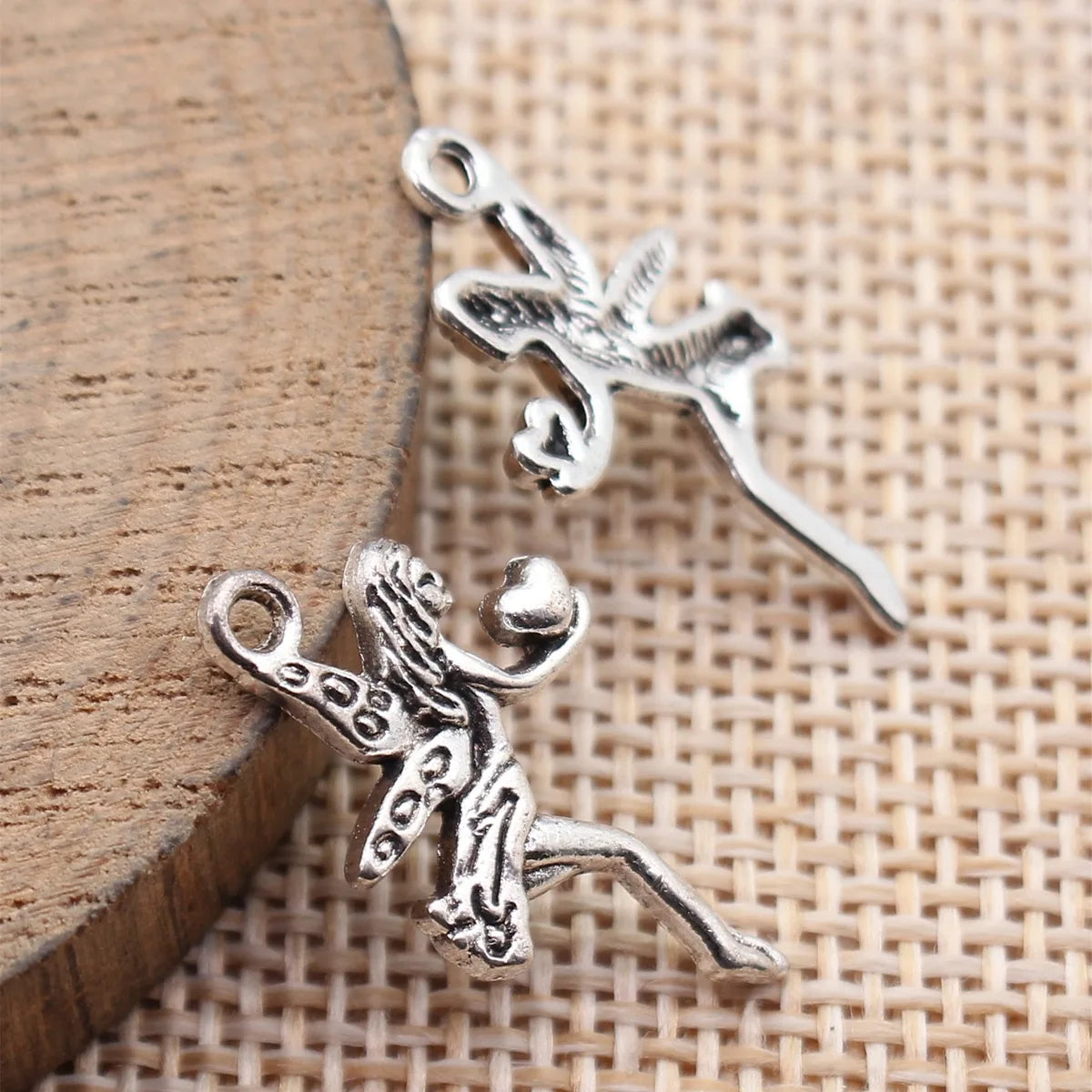 22x13mm 0.82g Antique Silver Zinc Alloy Angel Holding Heart Charm Pendant for DIY Necklace Jewelry