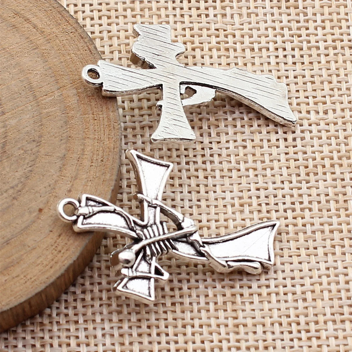 36x23mm 3g Antique Silver Zinc Alloy Skull Cross Charm Pendant for DIY Gothic Necklace Making