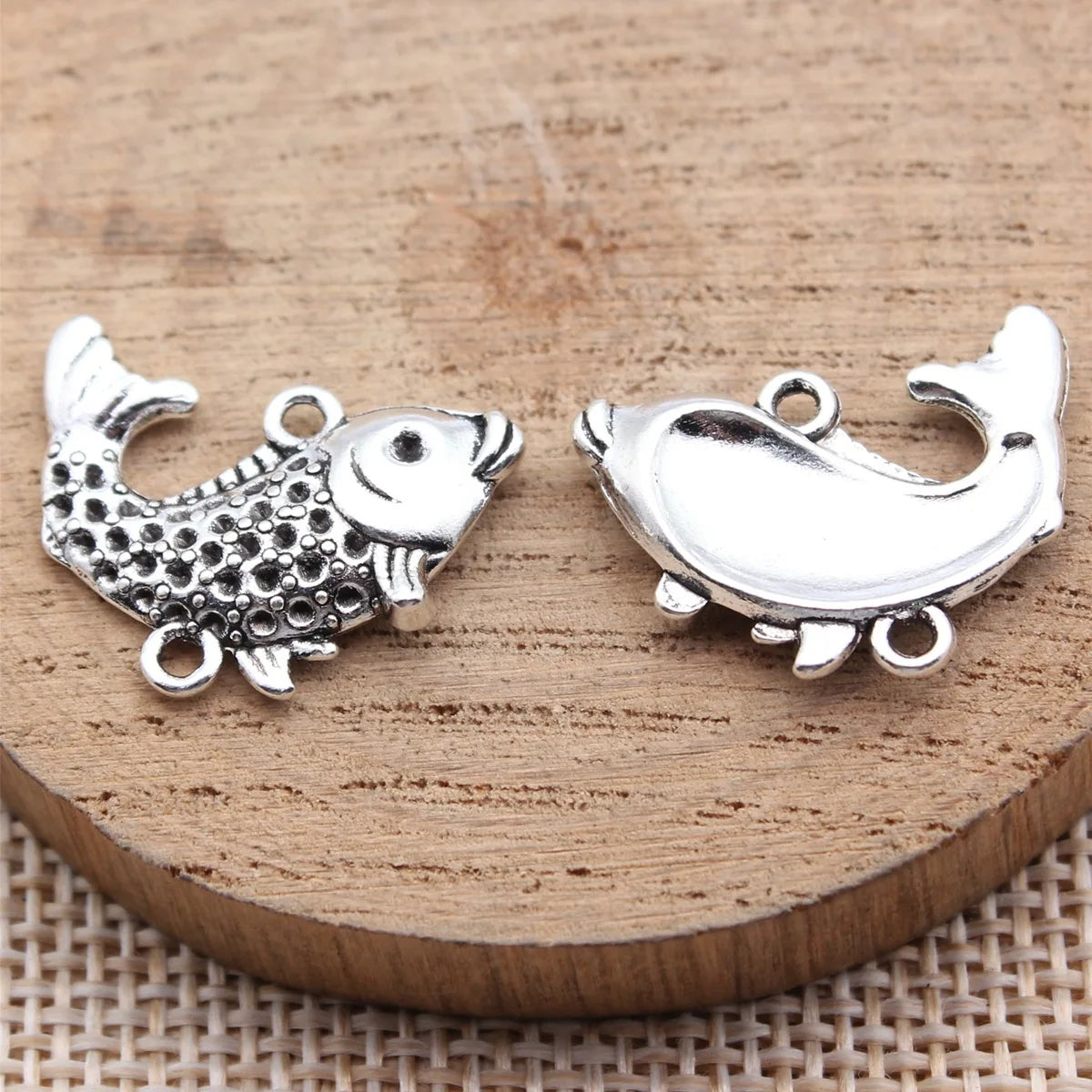 21x16mm 2.2g Antique Silver Zinc Alloy Koi Fish Connector Charm for DIY Bracelet Jewelry Making