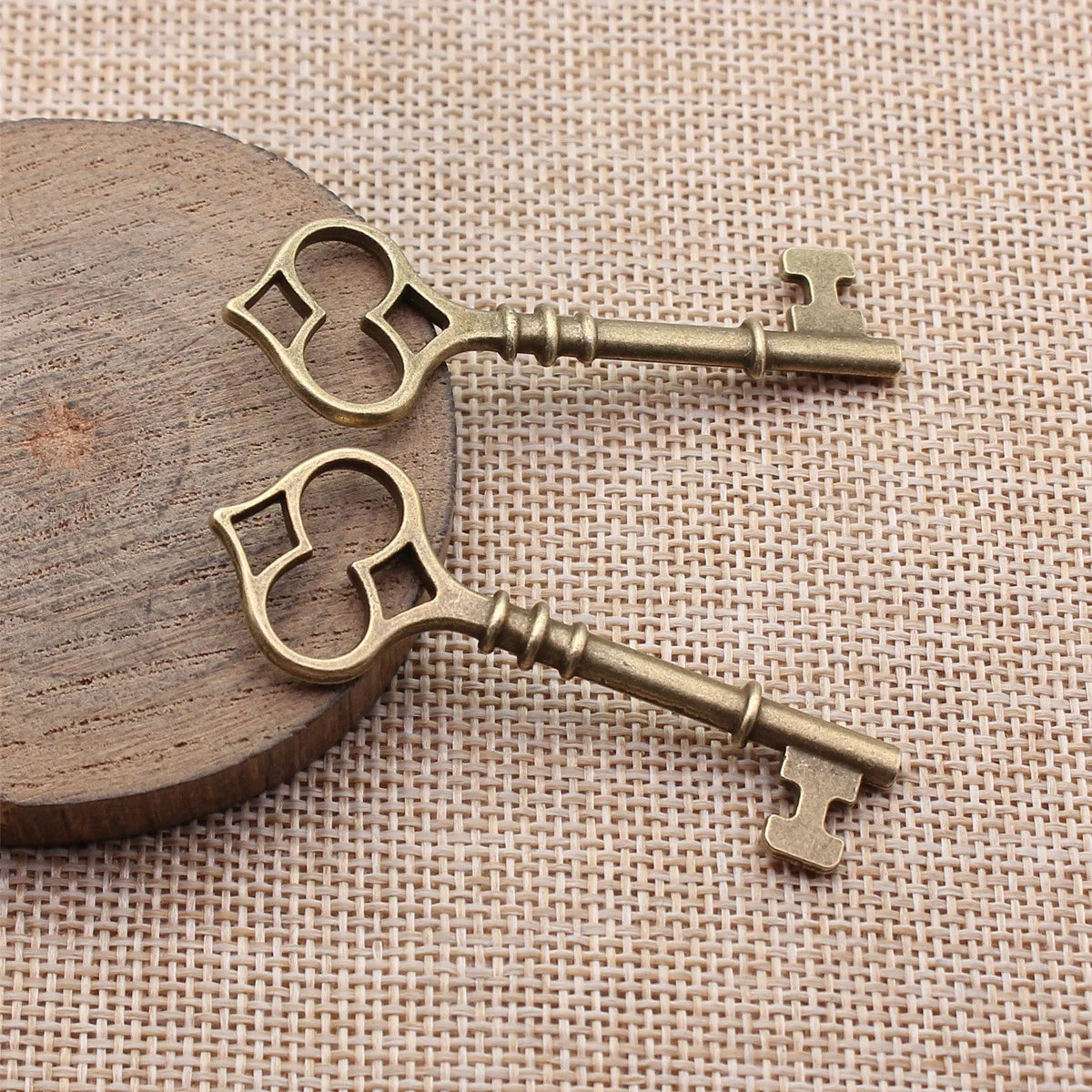 60x20mm 4.6g Multicolor Zinc Alloy Key Charm Pendant for Necklace Keychain Jewelry Making