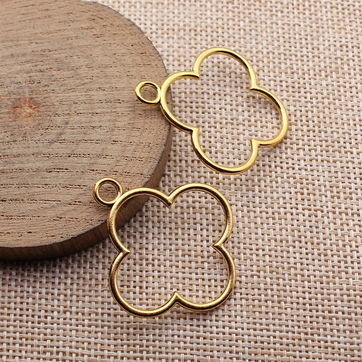 37x32mm 1.6g Multicolor Zinc Alloy Hollow Geometric Flower Frame Charm Pendant for DIY Jewelry Making