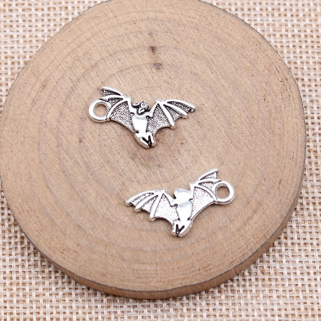 22x12mm 1.3g Antique Silver Zinc Alloy Bat Charm Pendant for DIY Gothic Necklace Earrings Jewelry Making