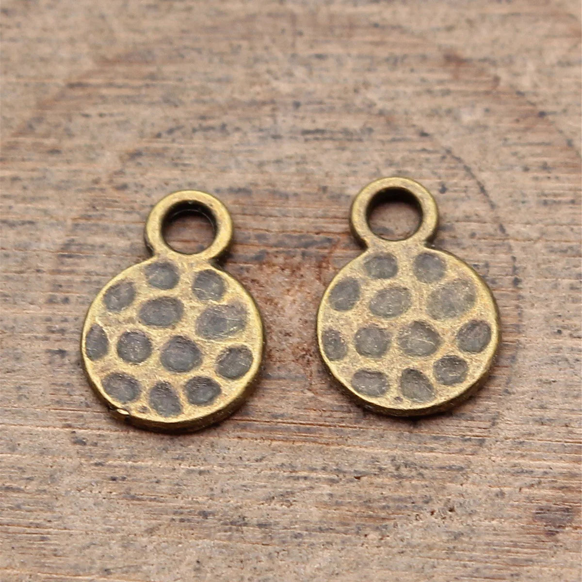 11x8mm 0.4g Multi Color Zinc Alloy Hammered Round Disc Charm Pendant for DIY Jewelry Making