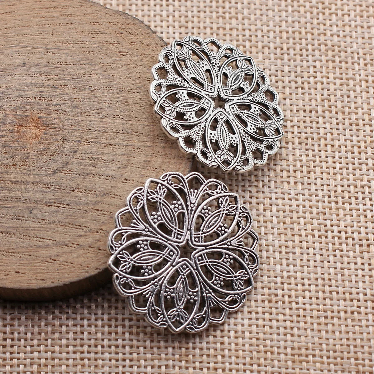 31x31x1.2mm 3.9g Antique Silver Zinc Alloy Flower Filigree Connector Charm for DIY Earrings Bracelet