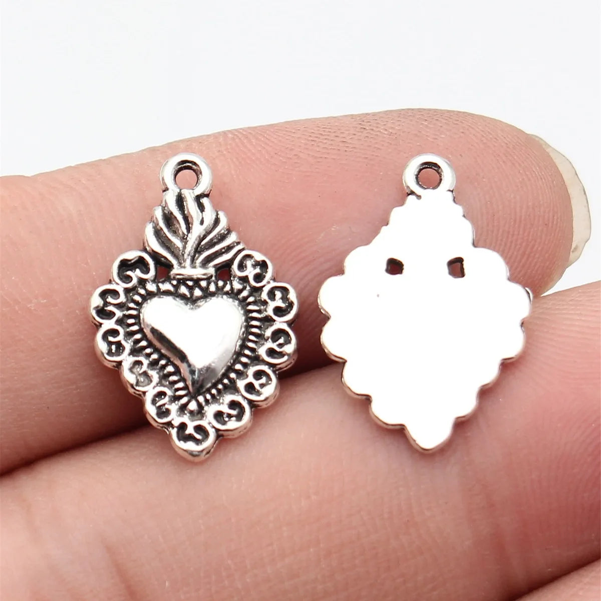 21x14mm 1.3g Antique Silver Zinc Alloy Gothic Heart Charm Pendant for DIY Necklace Bracelet Jewelry