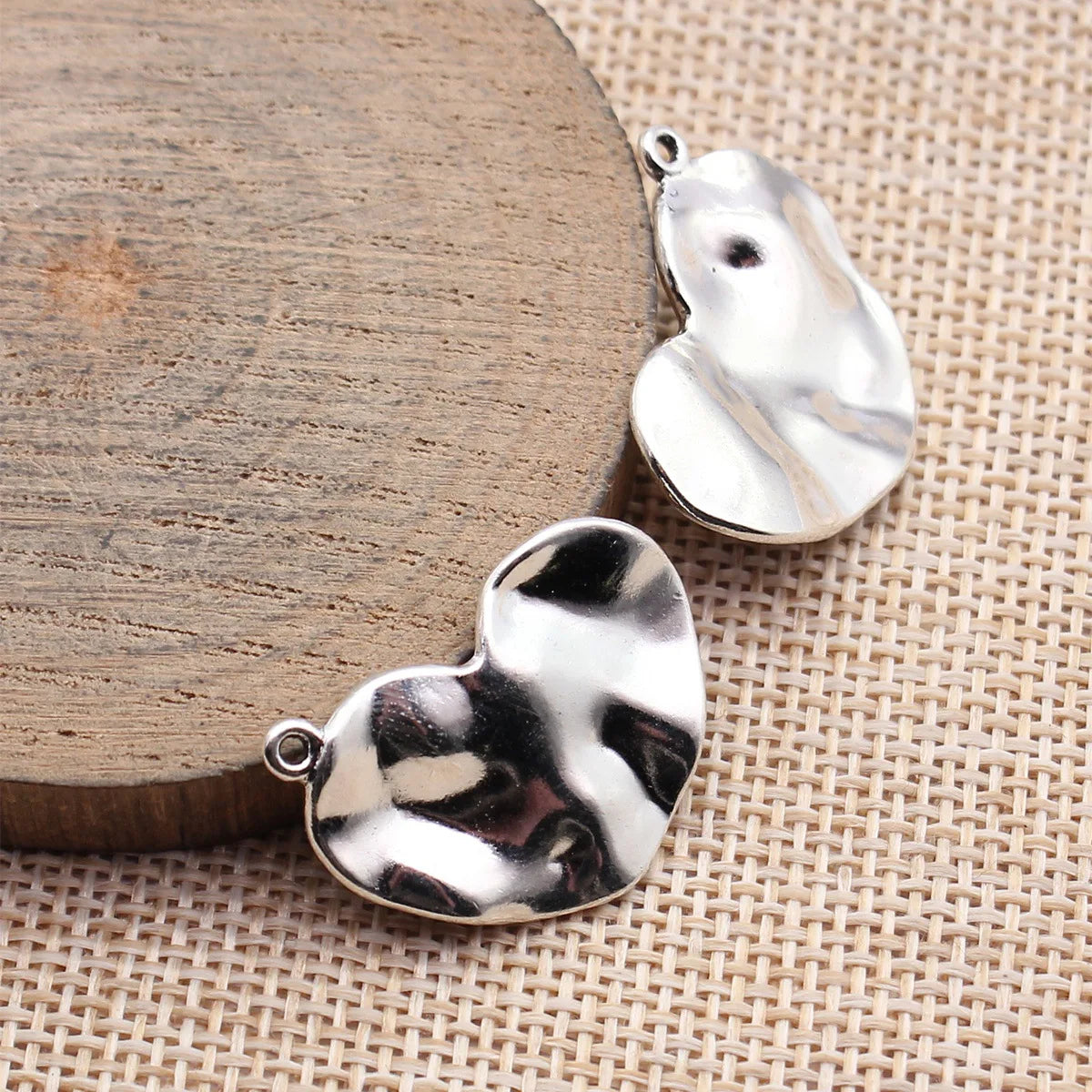 26x20mm 3.8g Multicolor Zinc Alloy Hammered Wavy Heart Charm Pendant for Necklace Bracelet Jewelry Making