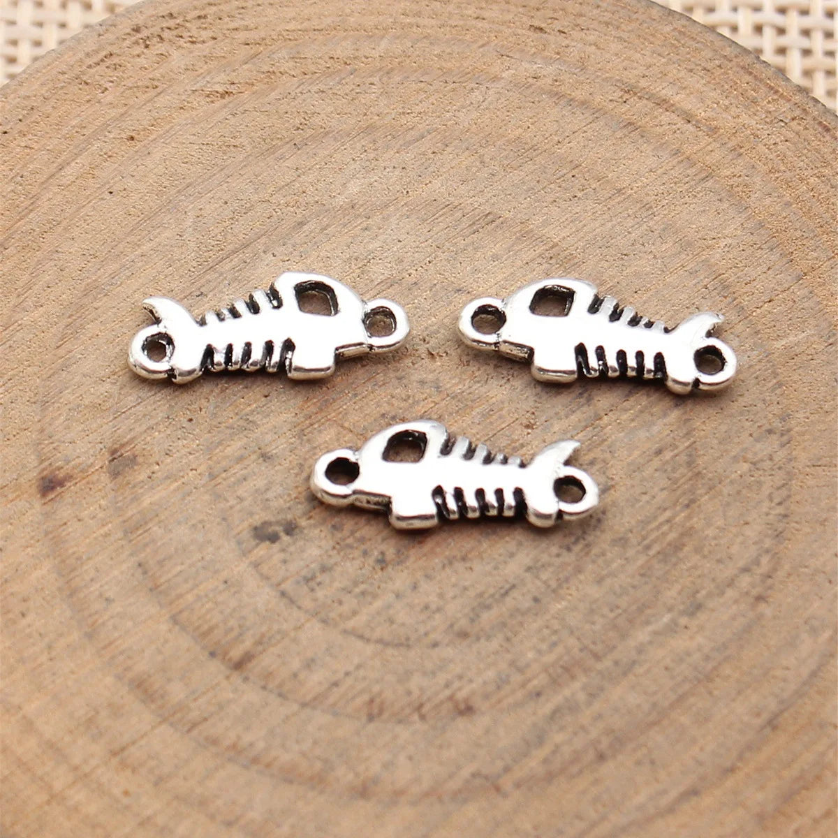 15x6.6mm 0.53g Antique Silver Zinc Alloy Fishbone Fish Connector Charm for DIY Bracelet Necklace Making