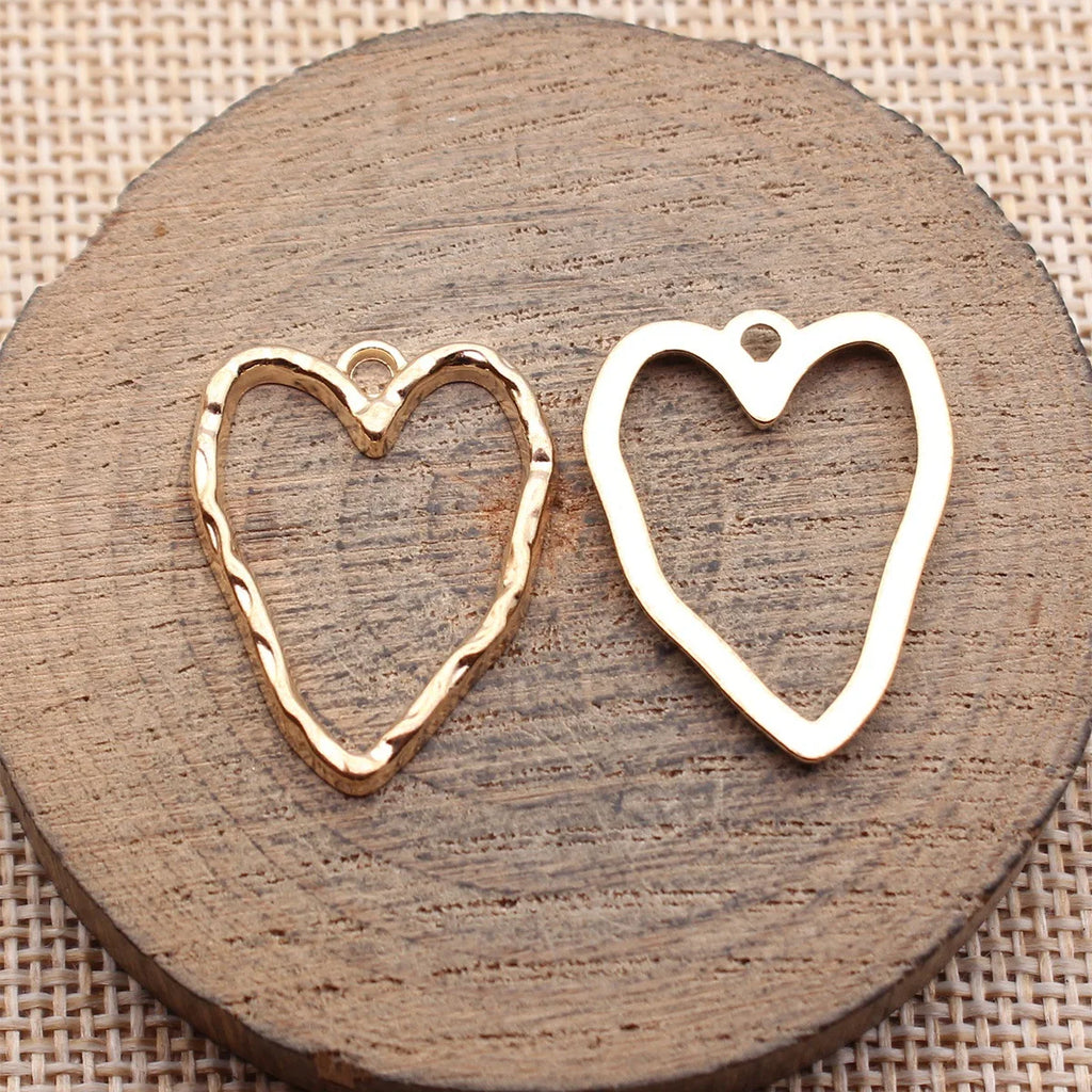 26x20mm 1.5g Multicolor Zinc Alloy Hammered Openwork Heart Hollow Charm Pendant for DIY Necklace Making