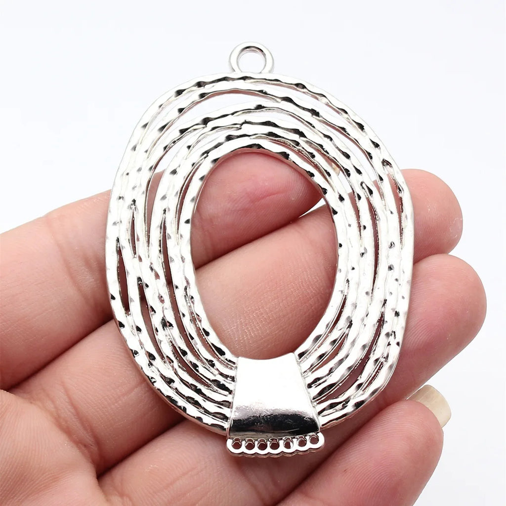 76x53mm 19.3g White Gold Color Zinc Alloy Layered Hammered Oval Round Charm Pendant for DIY Statement Necklace