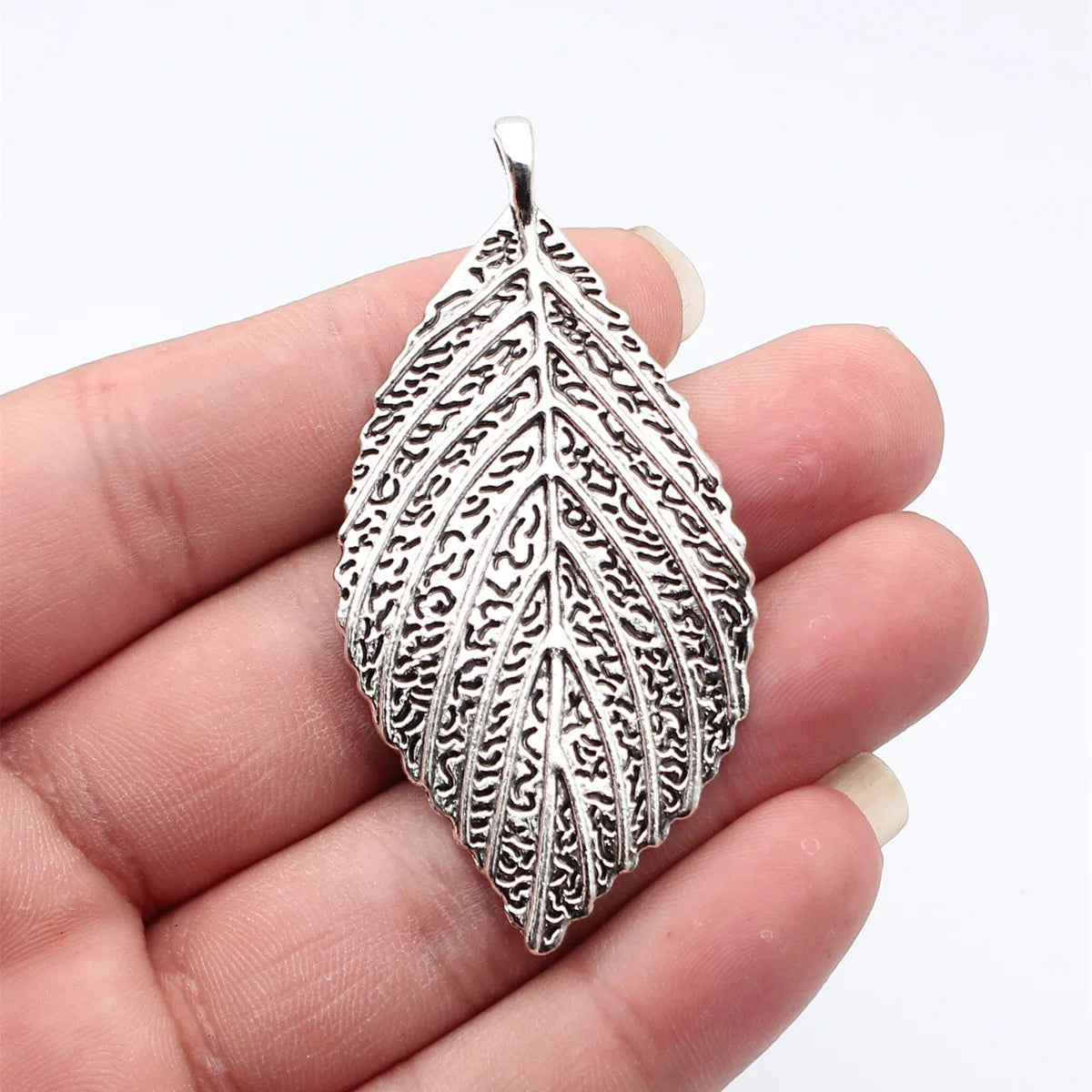 70x35mm 9.2g Antique Silver Zinc Alloy Textured Leaf Charm Pendant for Necklace Jewelry Making