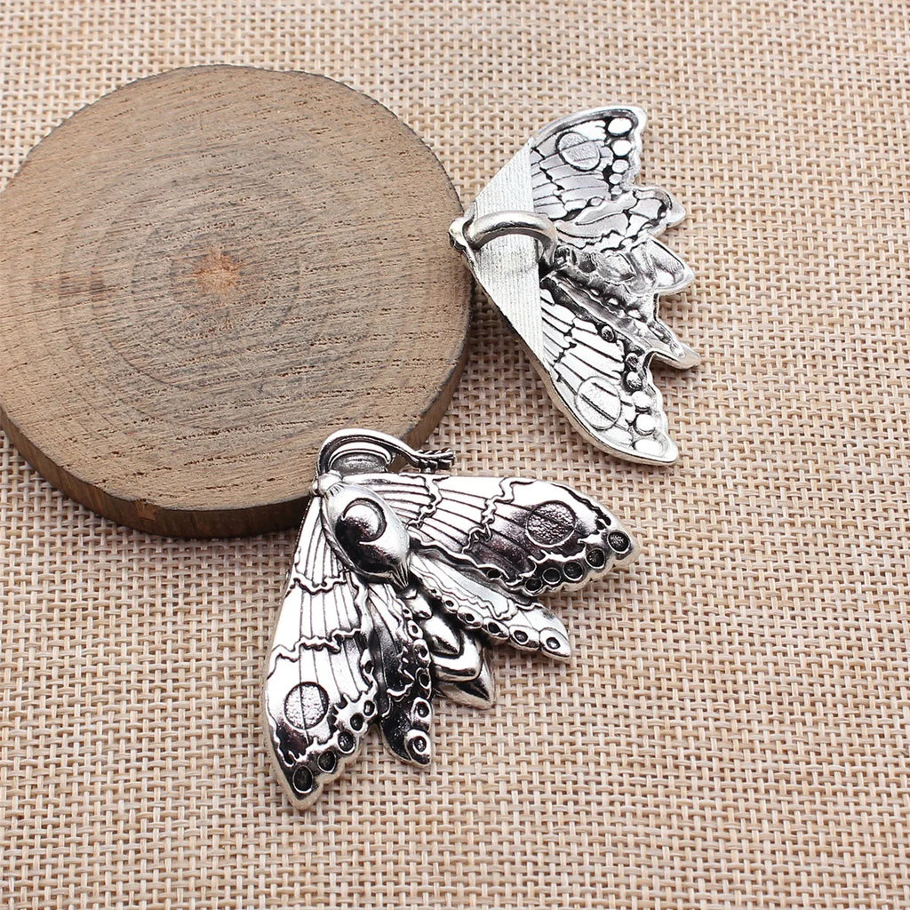 53x39mm 11.5g Antique Silver Zinc Alloy Moth Charm Pendant for DIY Necklace Jewelry Making