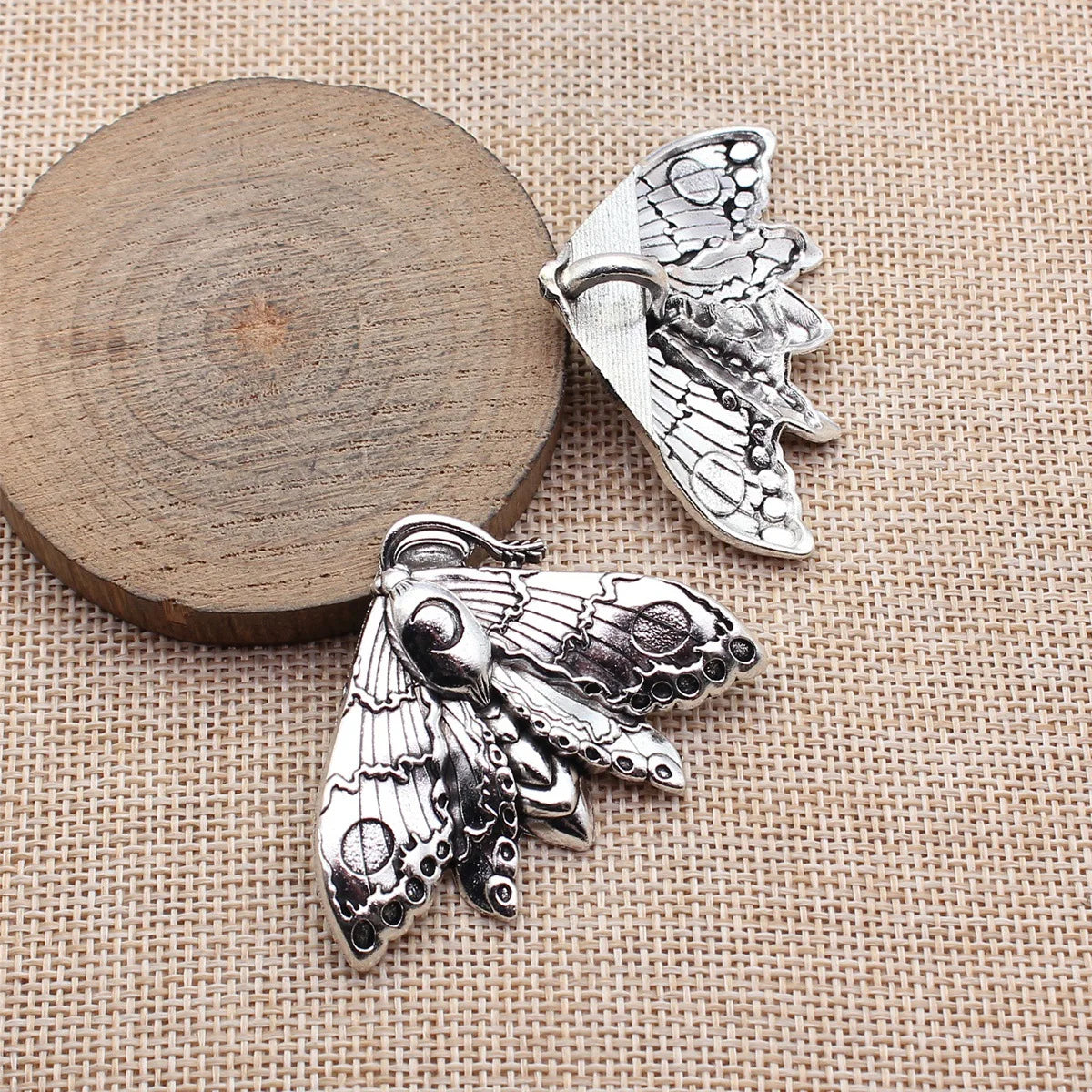53x39mm 11.5g Antique Silver Zinc Alloy Moth Charm Pendant for DIY Necklace Jewelry Making