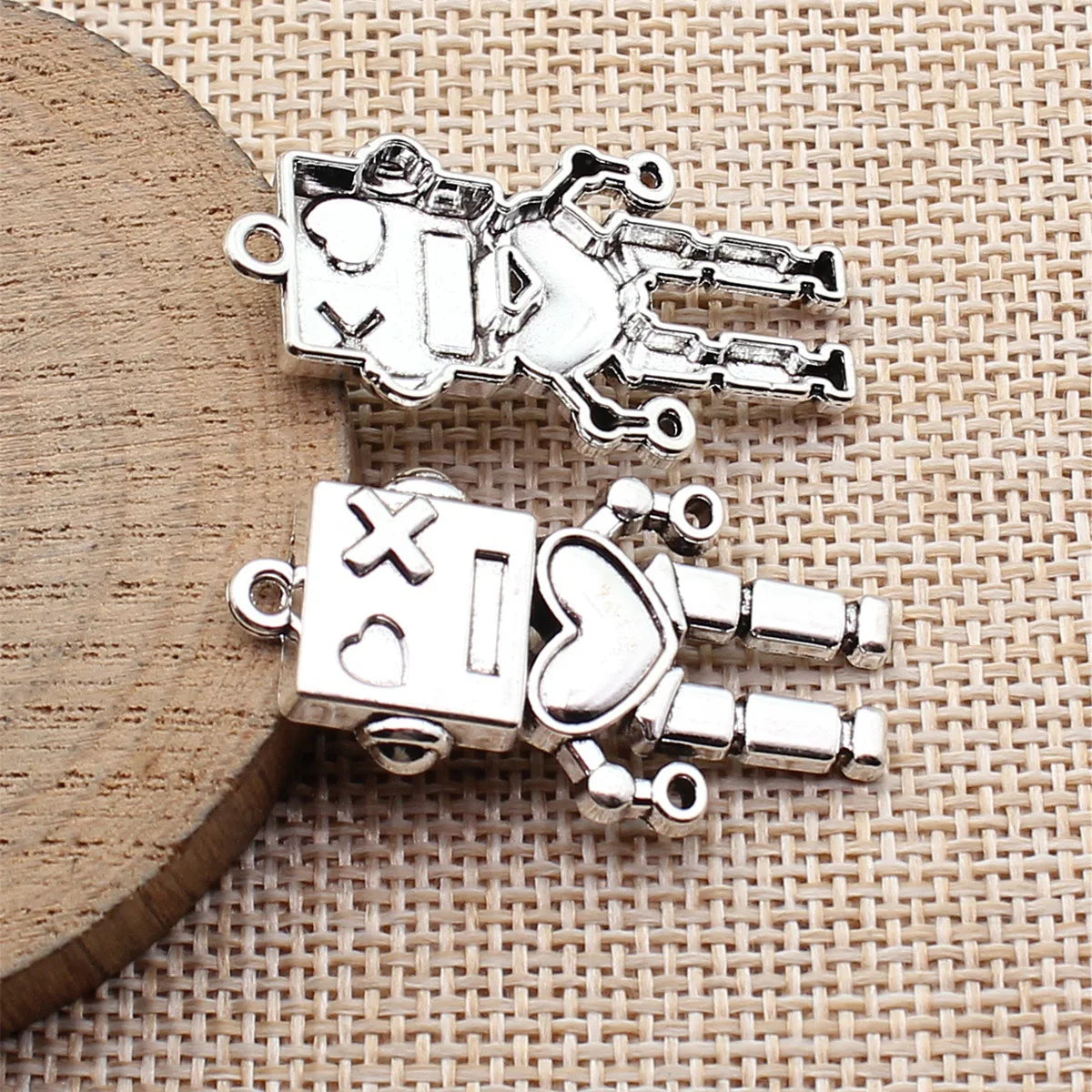 37x20mm 3.6g Antique Silver Zinc Alloy Heart Robot Charm Pendant for DIY Necklace Jewelry Making