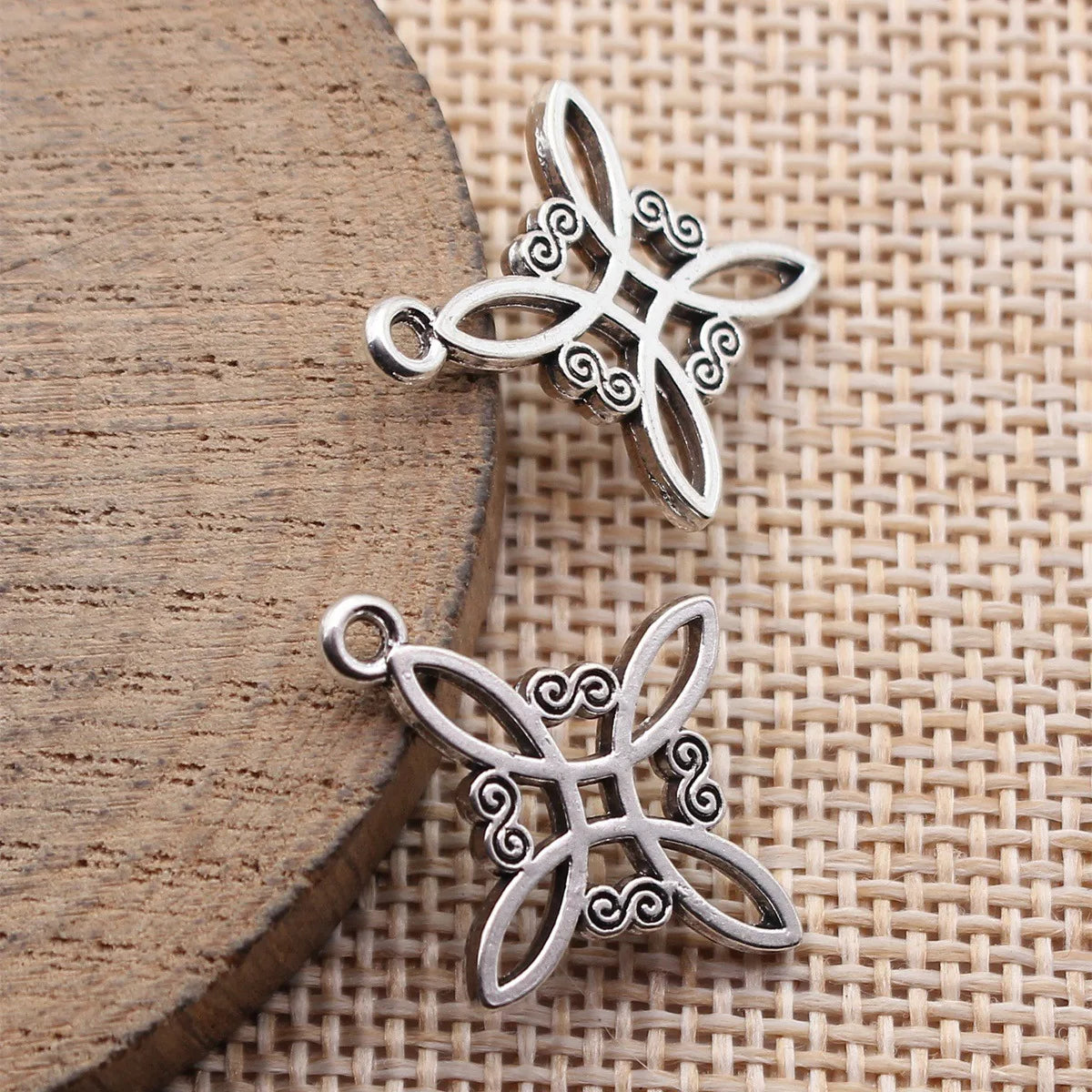 25x20mm 1.2g Antique Silver Zinc Alloy Hollow Cross Star Pattern Celtic Knot Charm Pendant for DIY Jewelry