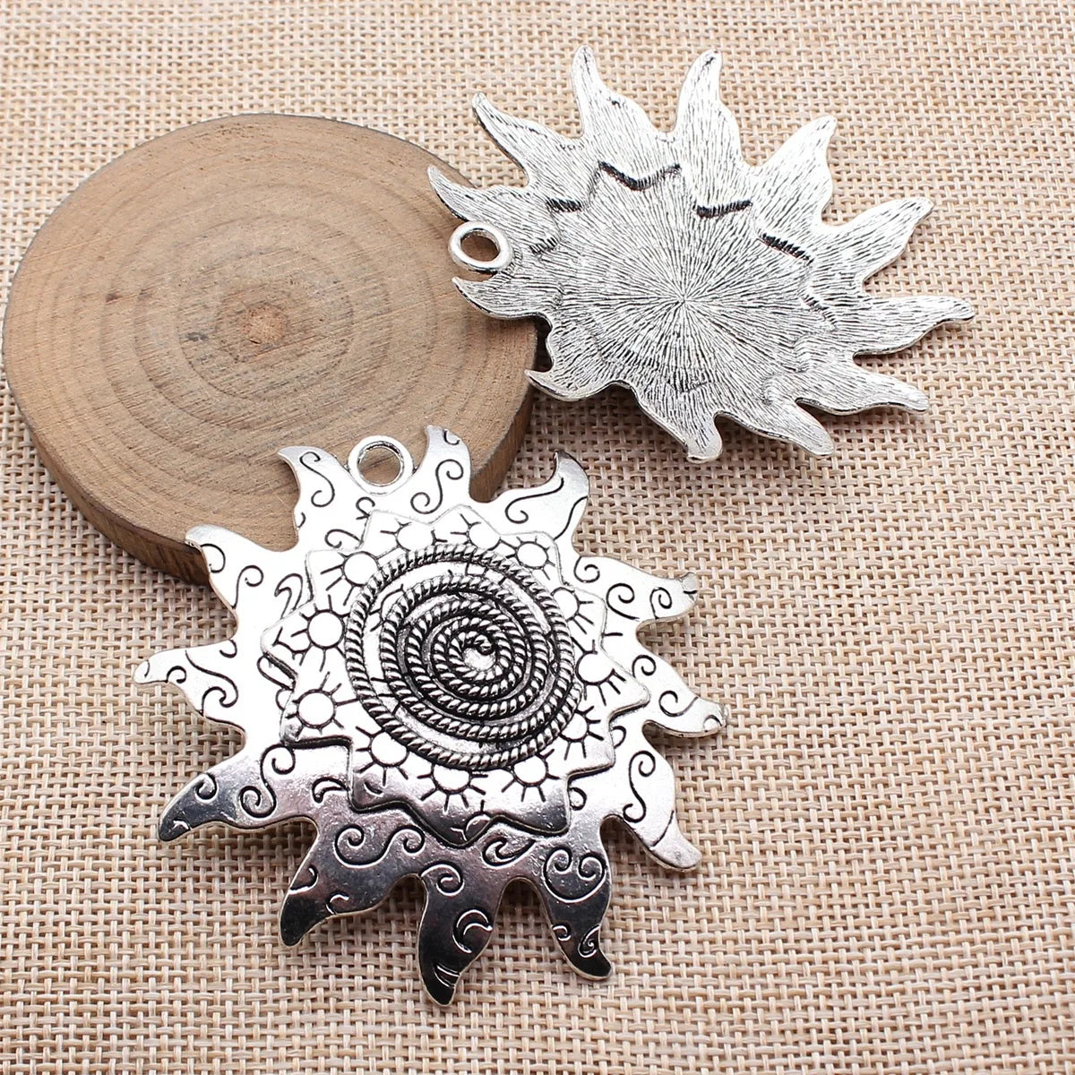 66x65mm 19.8g Multicolor Zinc Alloy Swirl Pattern Sun Charm Pendant for DIY Necklace Jewelry Making