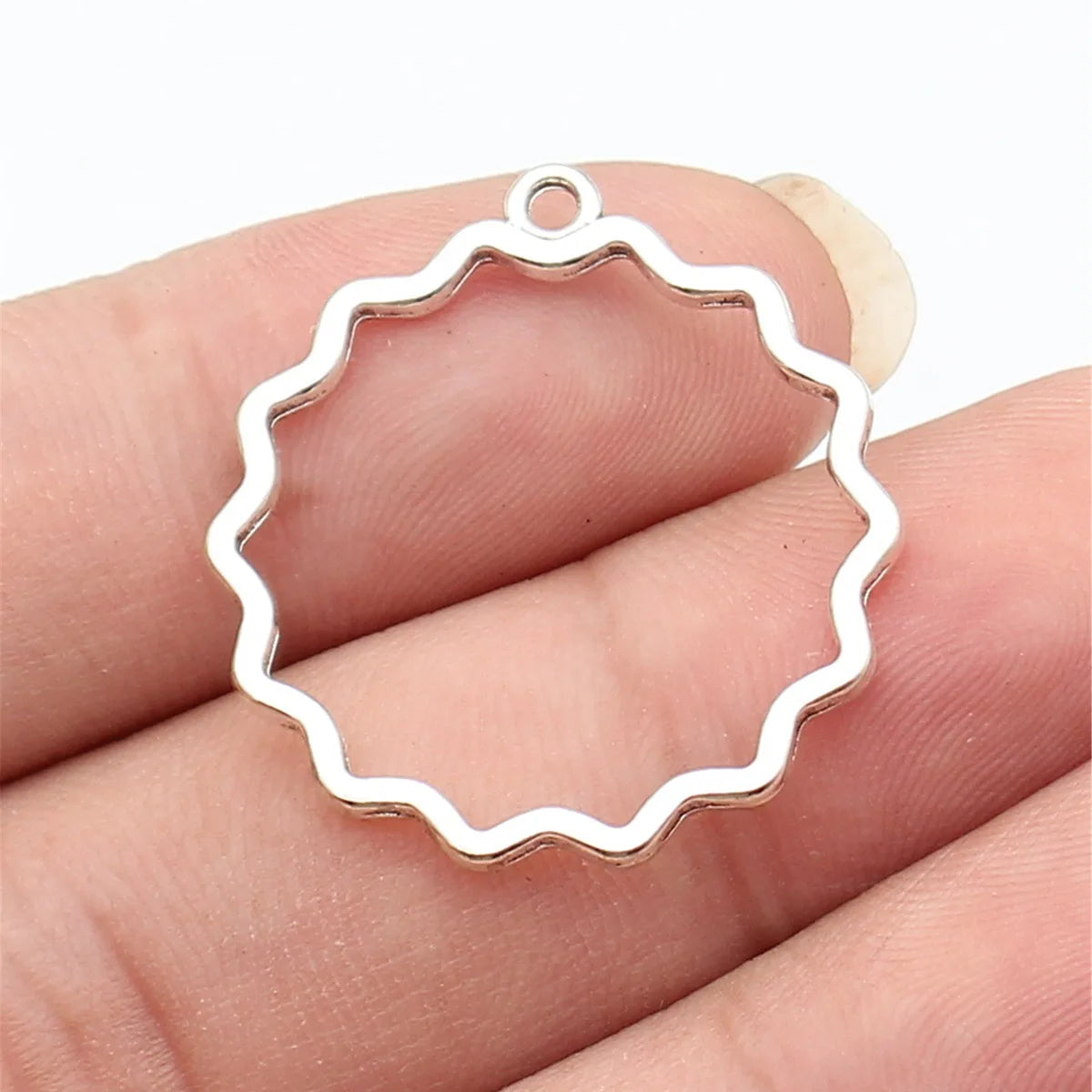 30x28mm 1.4g Multicolor Zinc Alloy Hollow Flower Frame Charm Pendant for DIY Necklace Earrings