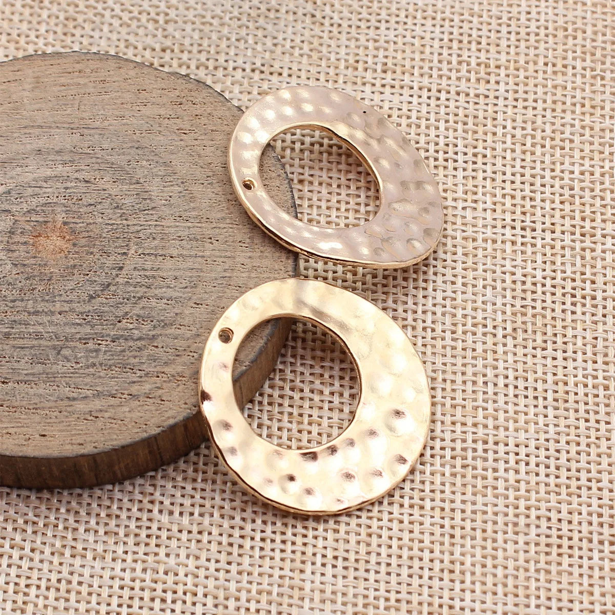 32x32mm 4.4g Multi-Color Zinc Alloy Hammered Round Ring Charm Pendant for DIY Necklace Jewelry