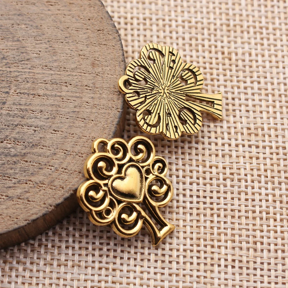 23x20mm 2.3g Multicolor Zinc Alloy Hollow Heart Tree Charm Pendant for Bracelet Necklace Making