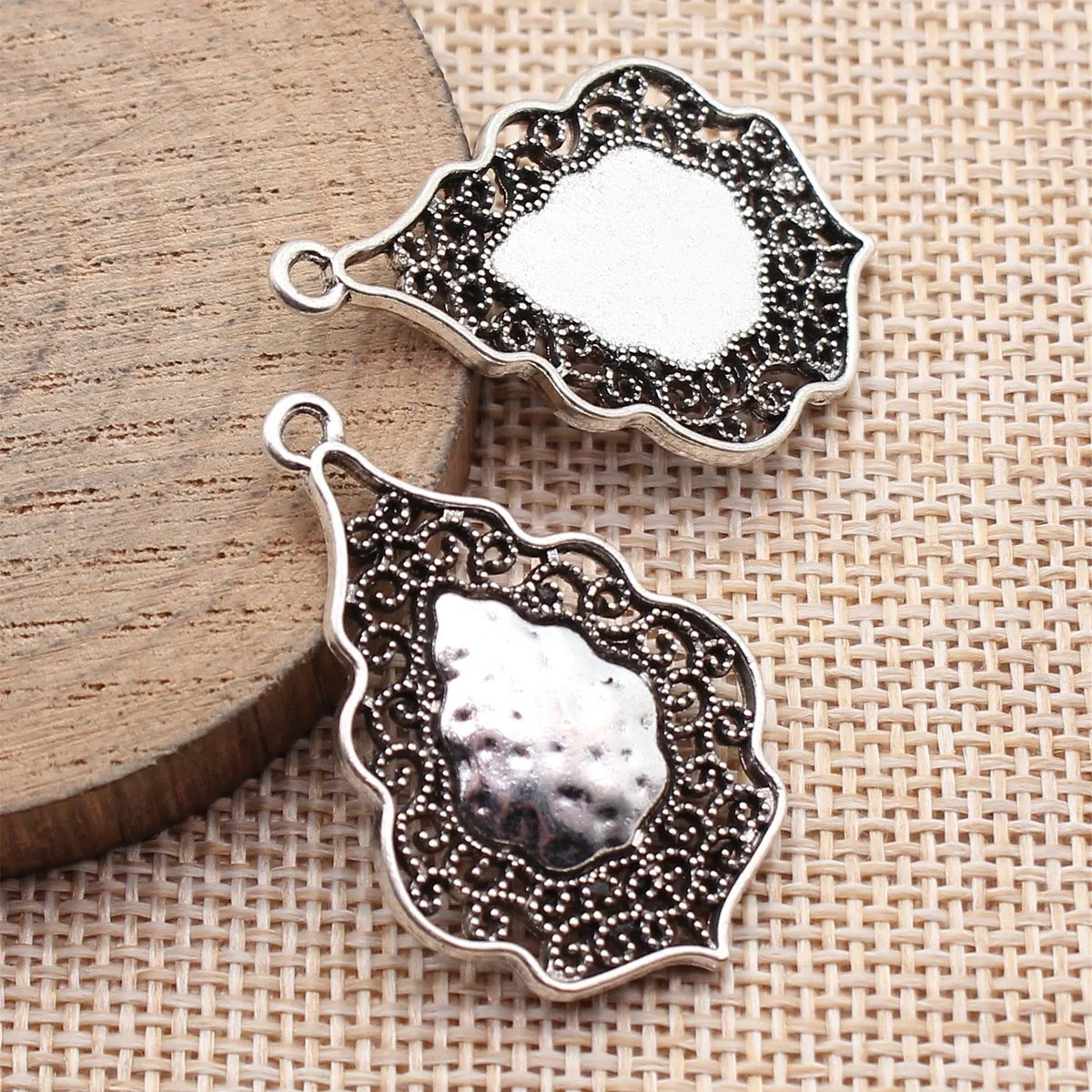 37x24mm 4.8g Multicolor Zinc Alloy Hollow Leaf Charm Pendant for DIY Necklace and Bracelet Jewelry Making