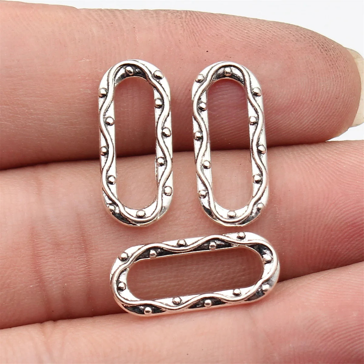21x8.9mm 0.84g Antique Silver Zinc Alloy Wavy Texture Oval Ring Connector Charm for DIY Jewelry Making