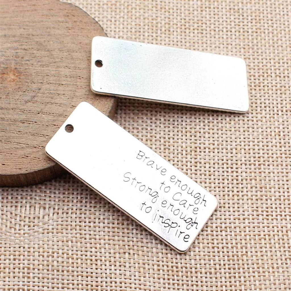 50x20x1.6mm 10.2g Antique Silver Zinc Alloy Brave Strong Word Plate Charm Pendant for DIY Necklace Jewelry