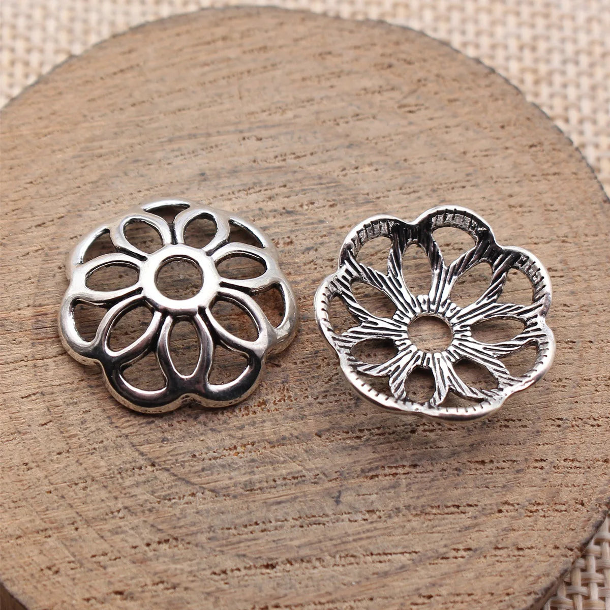 20x20x5.4mm 1.5g Antique Silver Zinc Alloy Hollow Flower Bead Cap Spacer Findings for DIY Jewelry Making