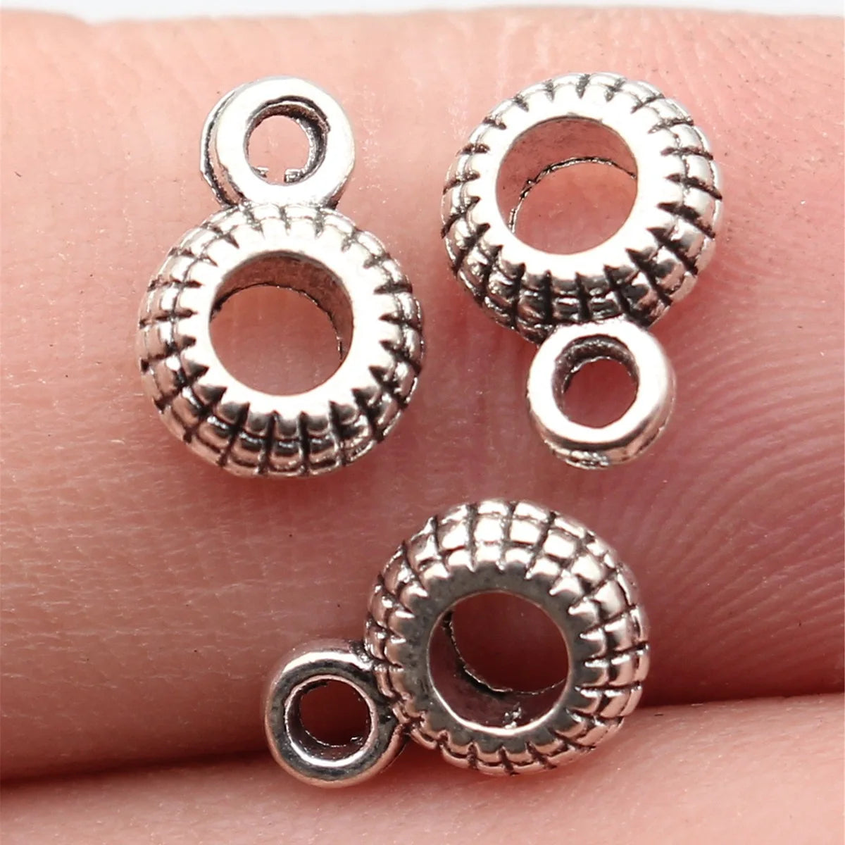 9.9x6.9x3.3mm 0.51g Antique Silver Zinc Alloy Textured Three-Hole Bail Connector for DIY Jewelry Making