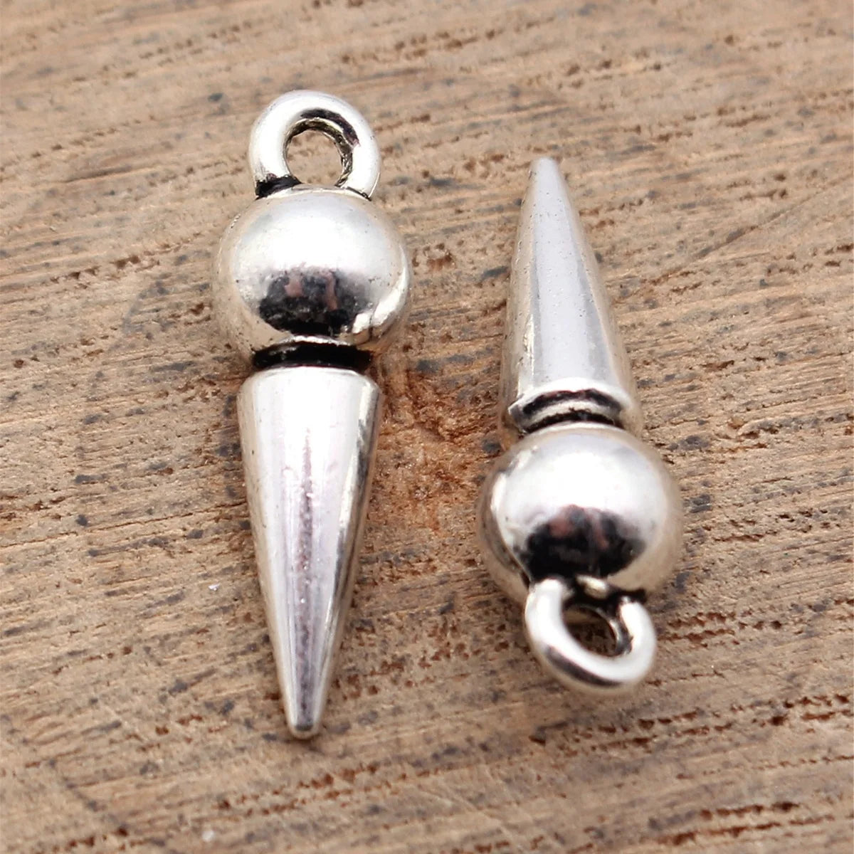22x6.8x6.8mm 1.9g Antique Silver Zinc Alloy Pointed Cone Charm Pendant for Necklace Earring DIY Jewelry Making