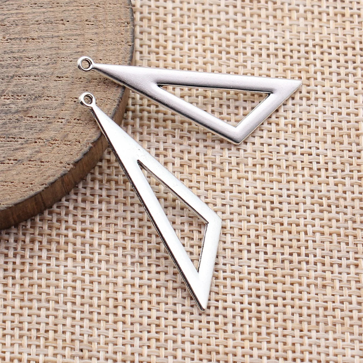 40x11mm 1.2g Multicolor Zinc Alloy Hollow Geometric Triangle Charm Pendant for DIY Jewelry Making