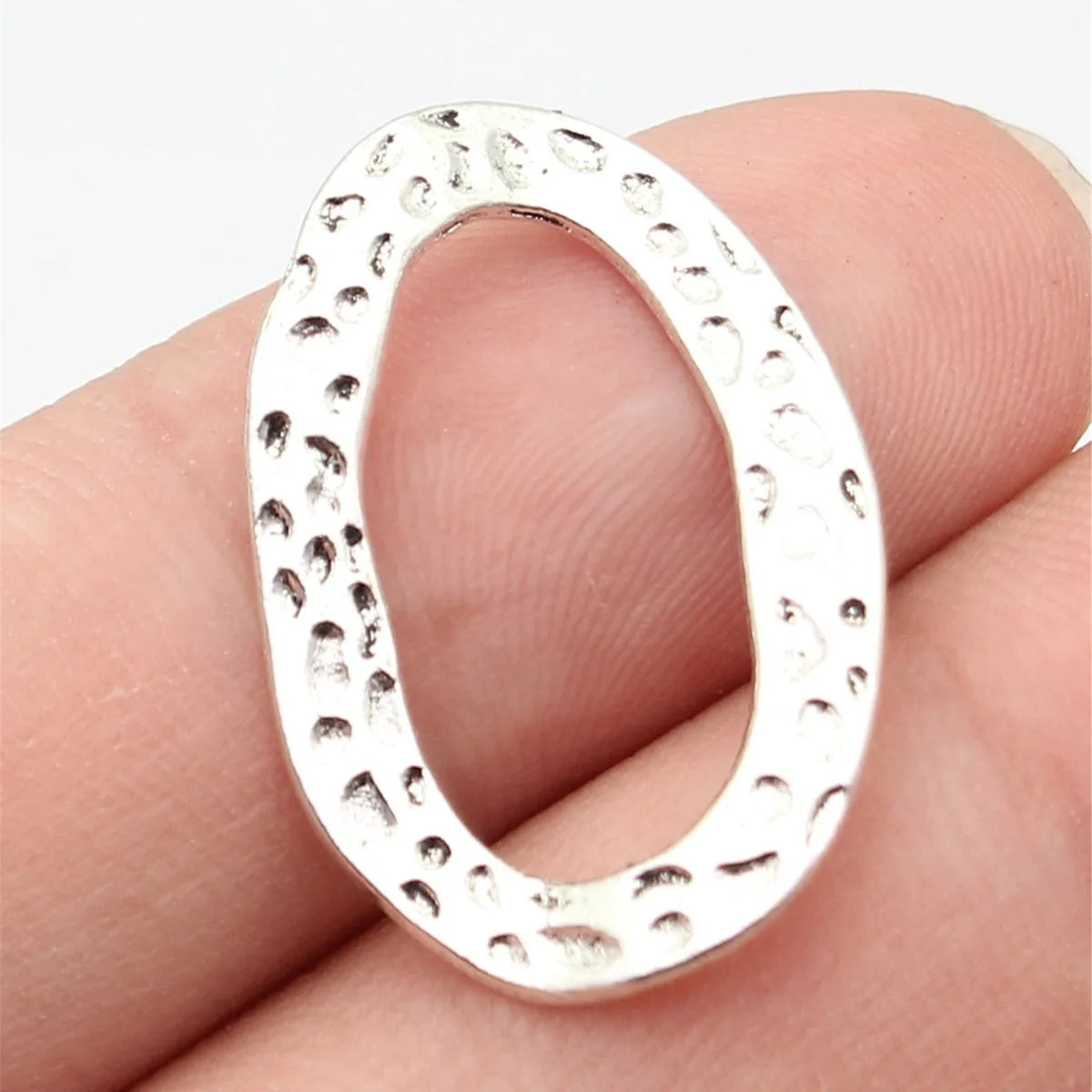 28x18mm 1.5g Multicolor Zinc Alloy Hammered Irregular Oval Ring Charm Pendant for DIY Jewelry Making