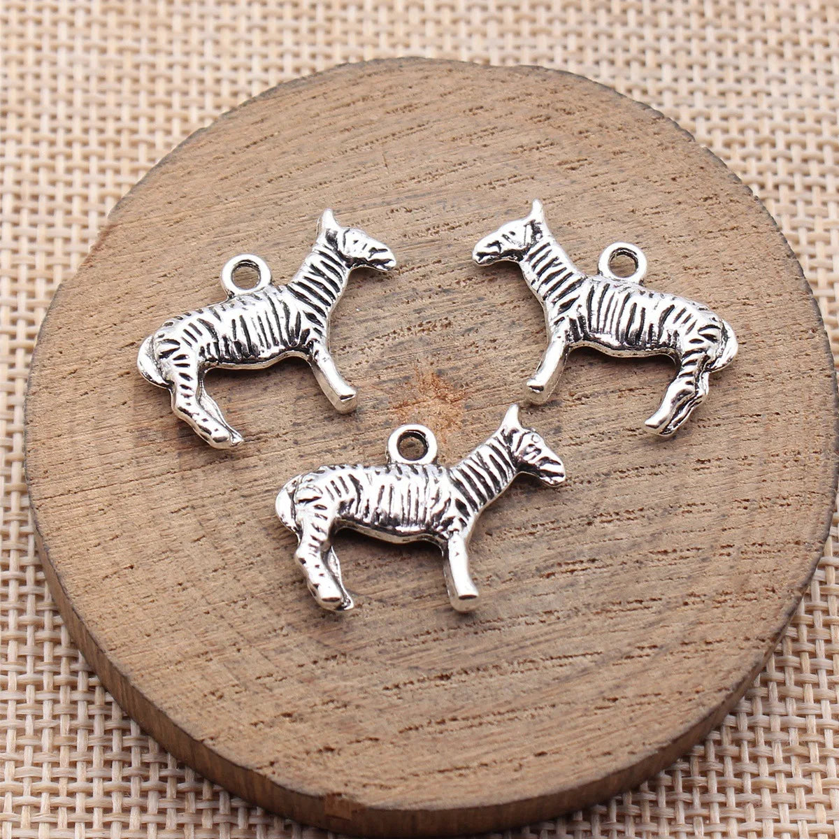 22x16mm 2.1g Antique Silver Zinc Alloy Zebra Charm Pendant for DIY Necklace Bracelet Making
