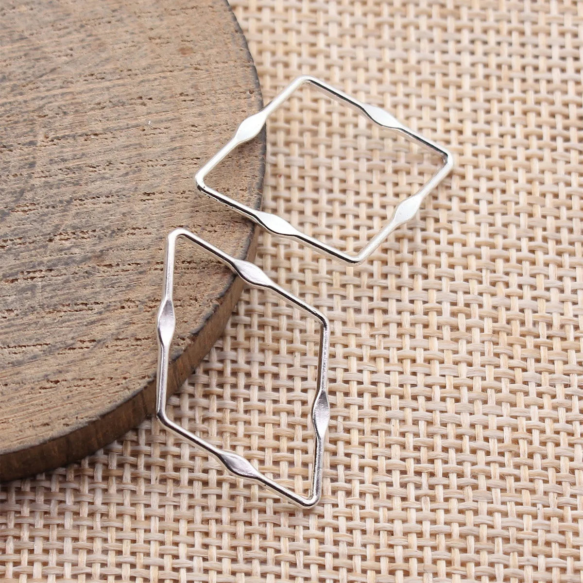 30x20mm 0.57g Multicolor Zinc Alloy Embossed Hollow Diamond geometric charm pendant for DIY jewelry