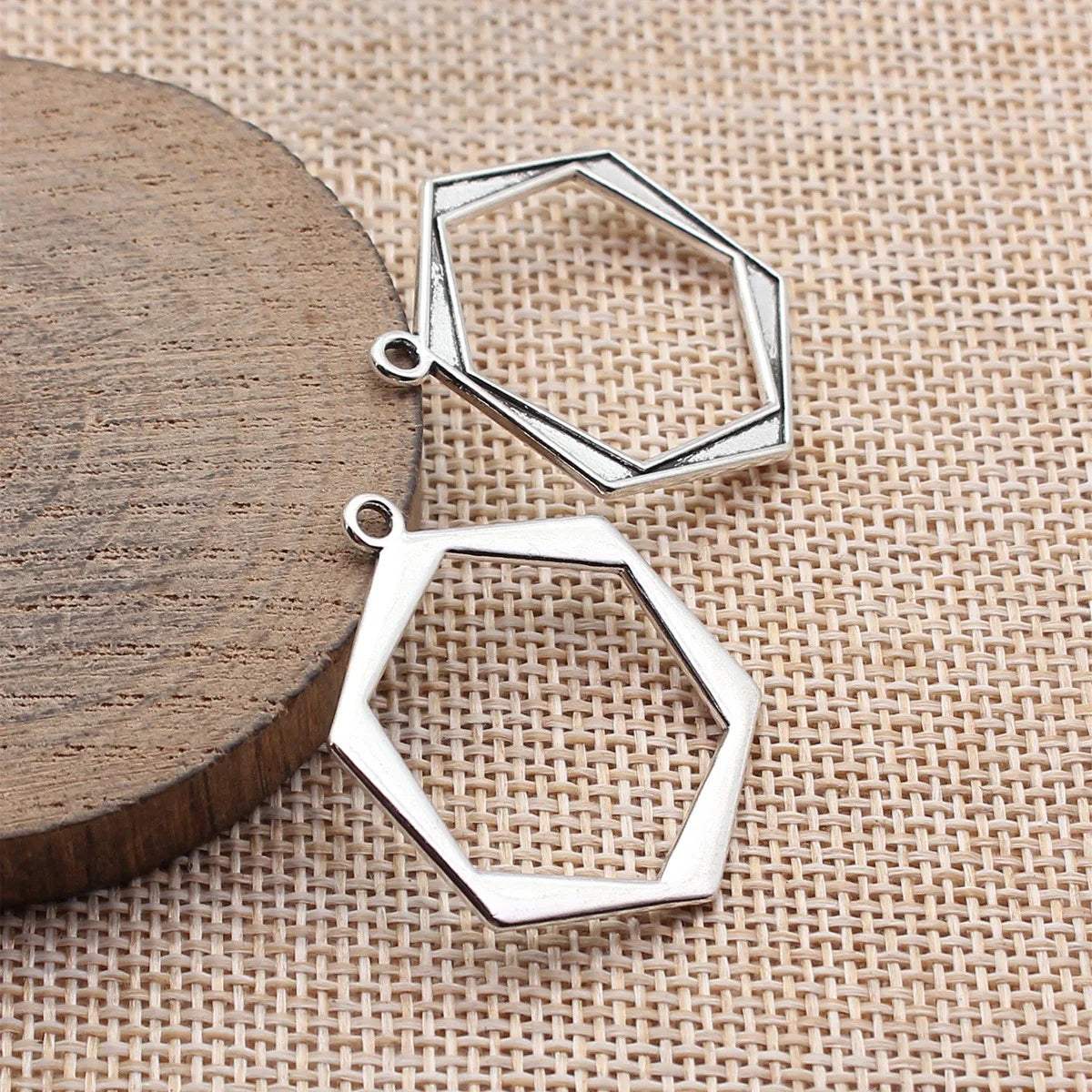 35x27mm 1.9g Multicolor Zinc Alloy Hollow Geometric Hexagon Charm Pendant for DIY Necklace Jewelry