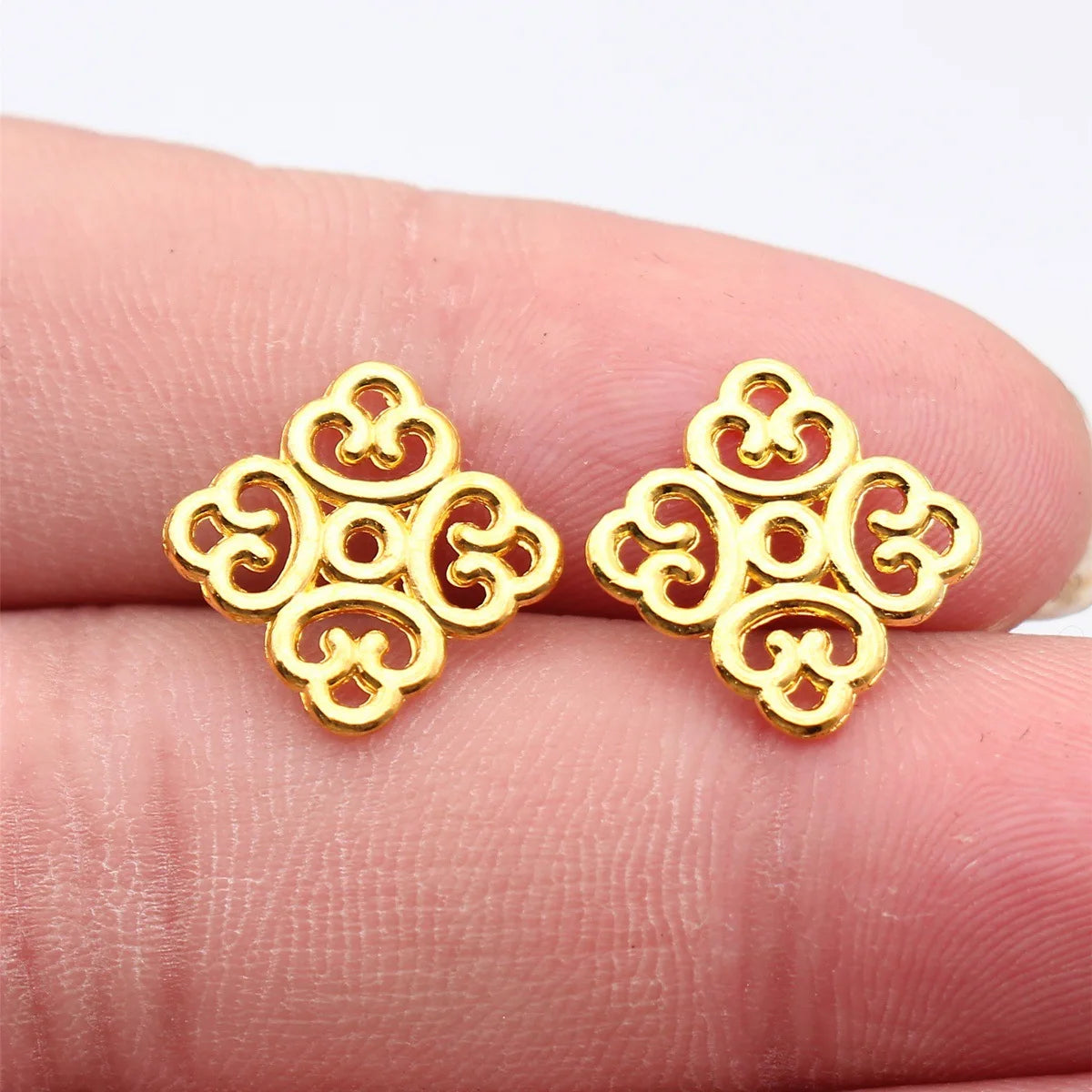 12x12x1mm 0.56g Bright Gold Tone Zinc Alloy Hollow Auspicious Cloud Knot Connector Charm for DIY Jewelry