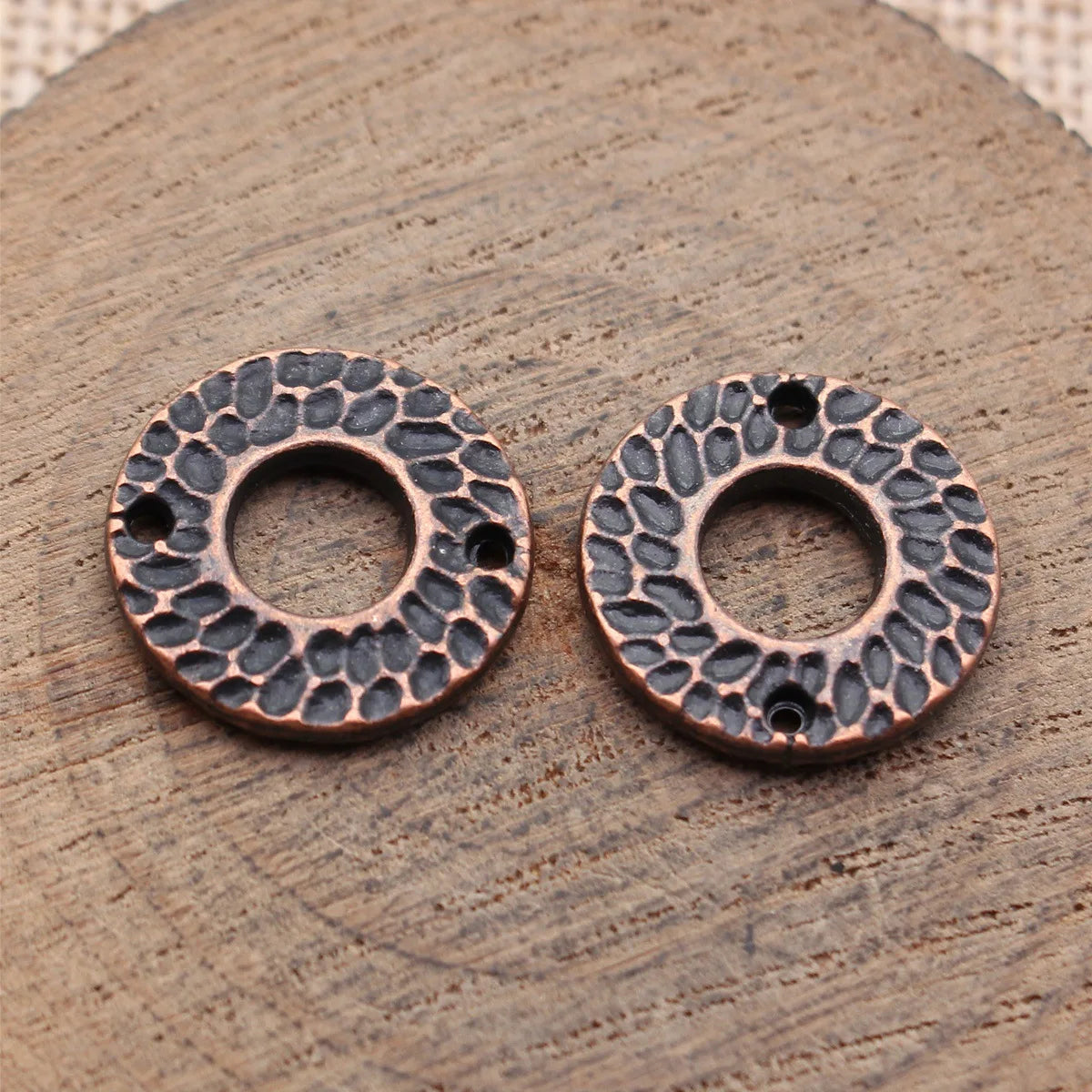17x17mm 2.2g Antique Copper Zinc Alloy Hammered Round Ring Connector Charm for DIY Jewelry Making