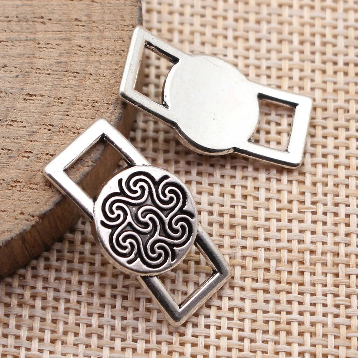 24x12mm 2g Antique Silver Zinc Alloy Celtic Knot Connector Charm for DIY Bracelet Making