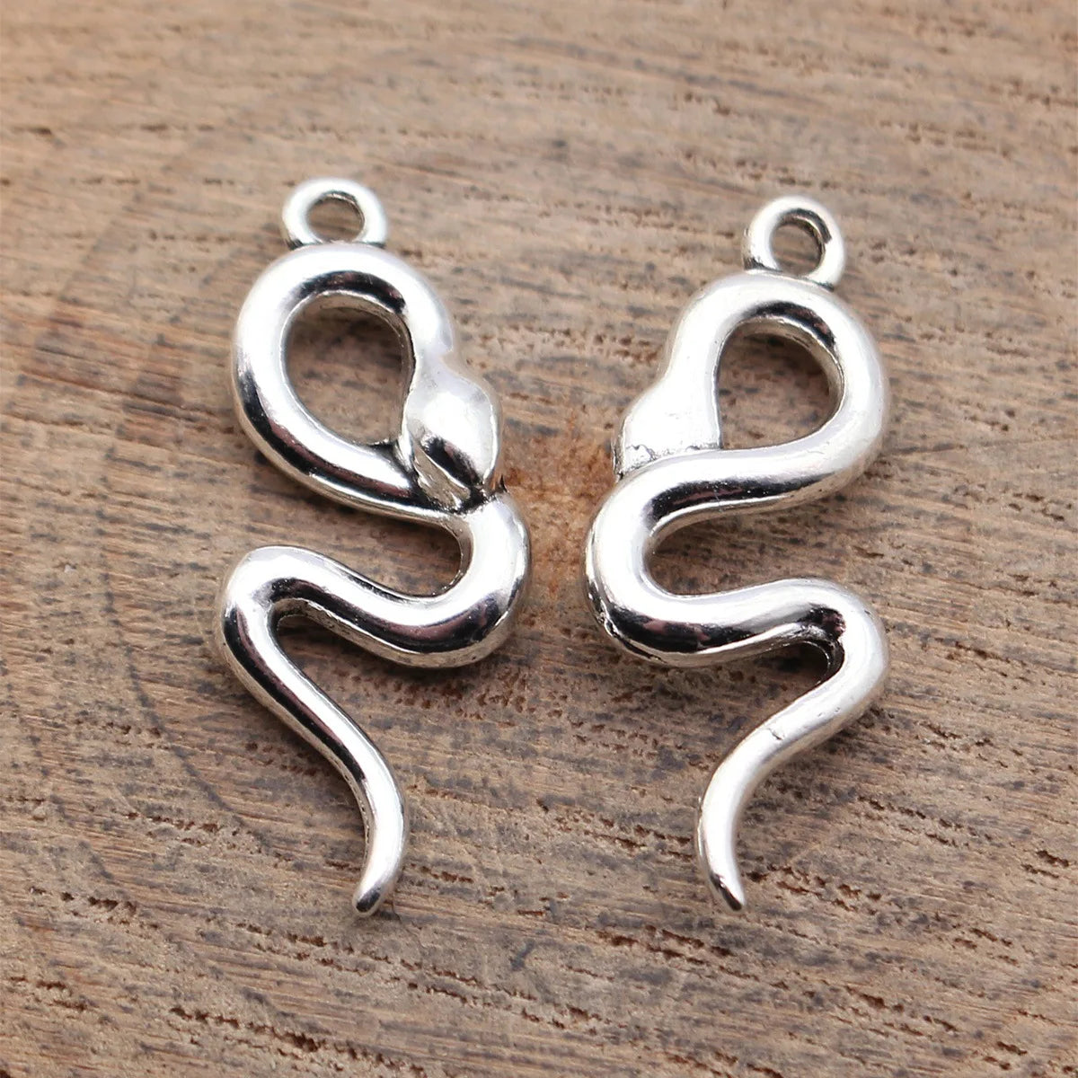 28x11mm 1.6g Antique Silver Zinc Alloy Smooth Snake Charm Pendant for DIY Necklace Jewelry Making