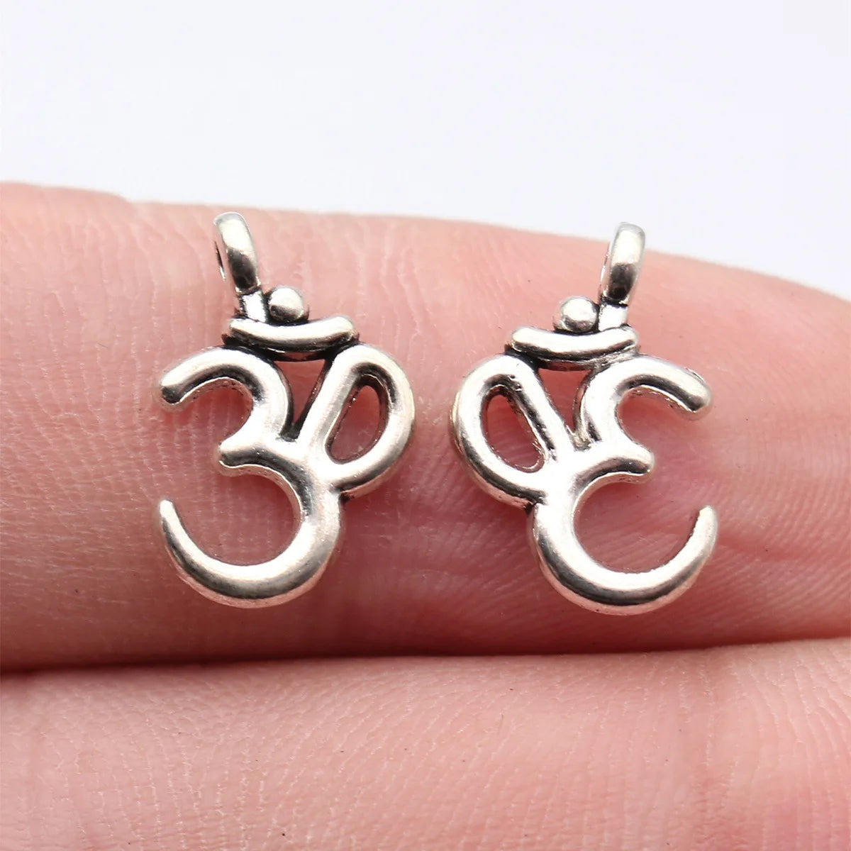 16x11mm 0.73g Antique Silver Zinc Alloy OM Yoga Symbol Side Charm Pendant for DIY Jewelry Making