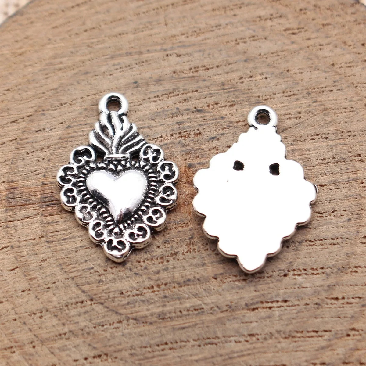 21x14mm 1.3g Antique Silver Zinc Alloy Gothic Heart Charm Pendant for DIY Necklace Bracelet Jewelry