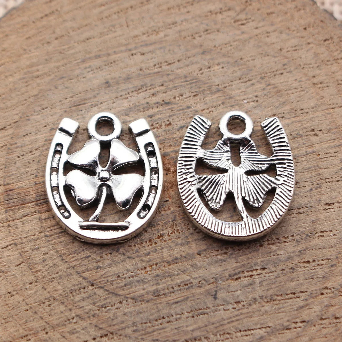 17x15mm 1.5g Antique Silver Tone Zinc Alloy Four Leaf Clover Horseshoe Charm Pendant for DIY Jewelry
