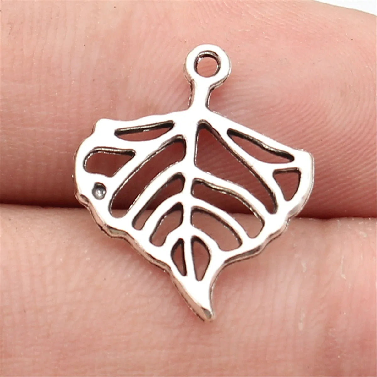 20x17mm 0.78g Antique Silver Zinc Alloy Hollow Leaf Charm Pendant for DIY Necklace Bracelet Making