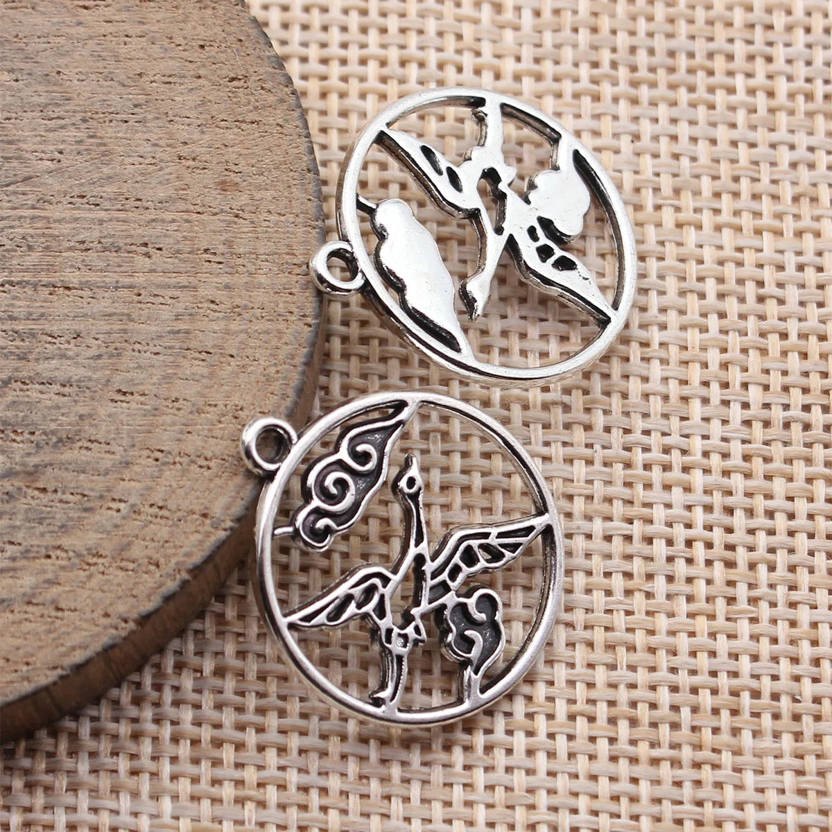 25x22mm 2.1g Antique silver zinc alloy Crane charm pendant for Chinese style jewelry making
