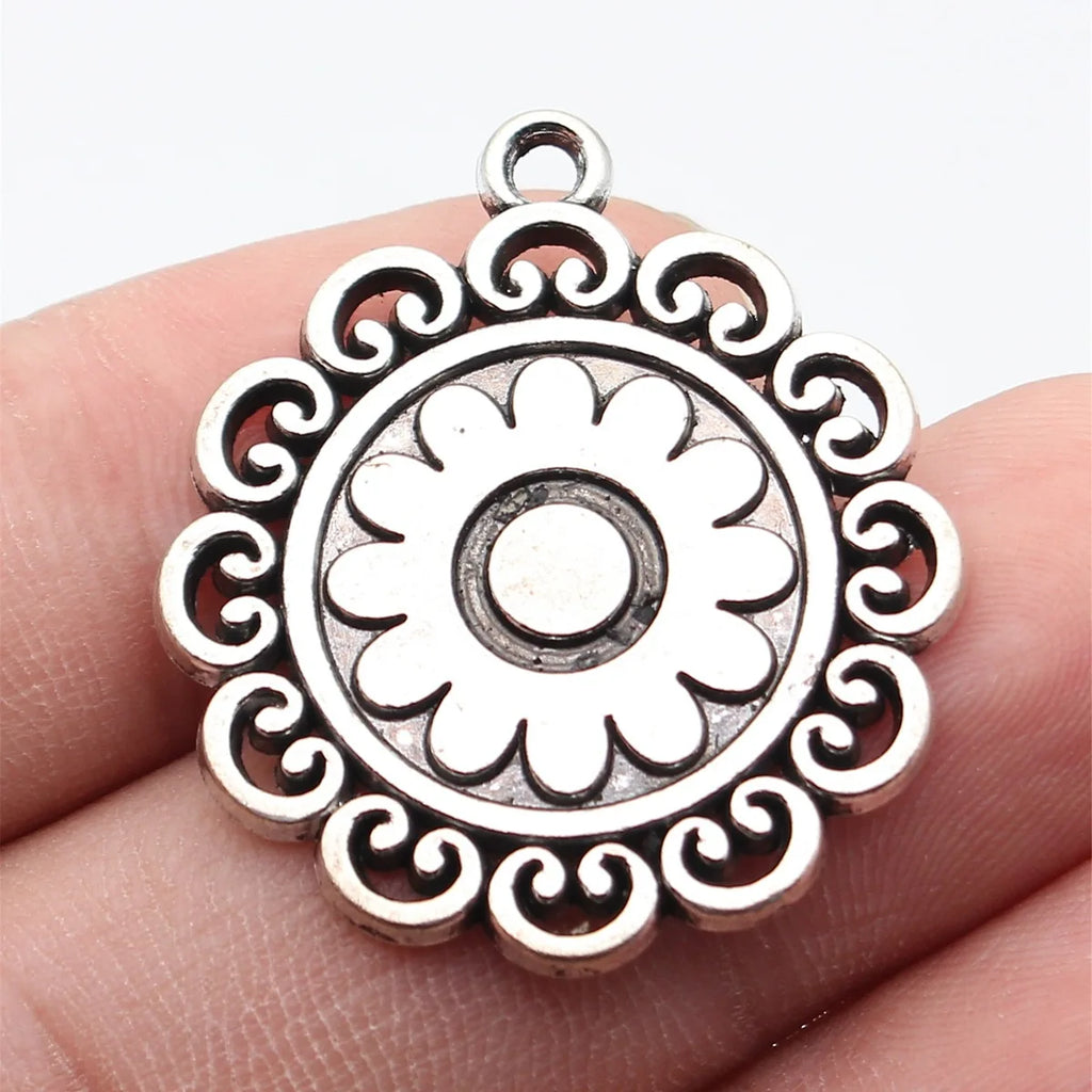 34x30mm 6.1g Antique Silver Zinc Alloy Round Swirl Border Flower Charm Pendant for Necklace Making