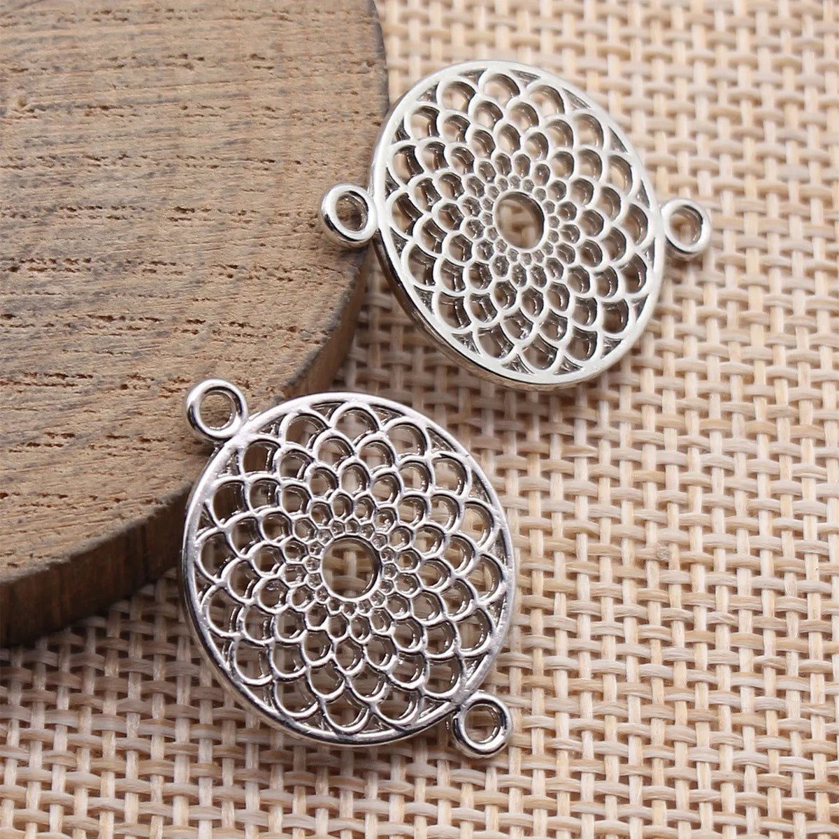27x20mm 1.8g Platinum Tone Zinc Alloy Hollow Round Disc Connector Charm for Bracelet Making