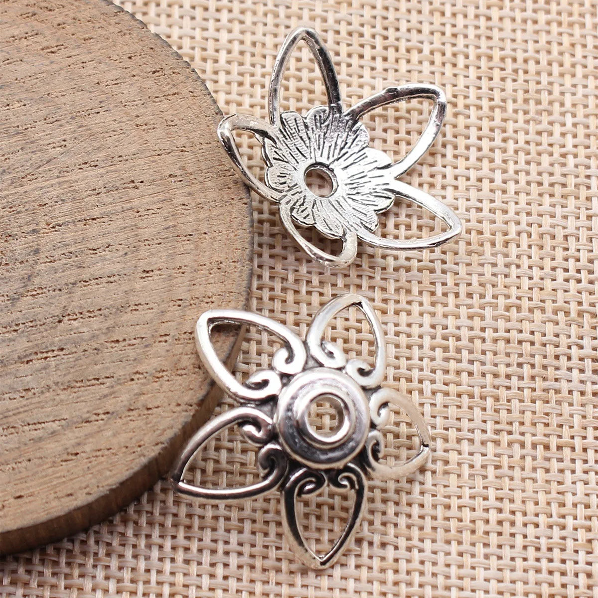 27x27x11mm 2.5g Antique Silver Zinc Alloy Hollow Heart Edge Bead Cap Flower Cone for DIY Pendant Jewelry