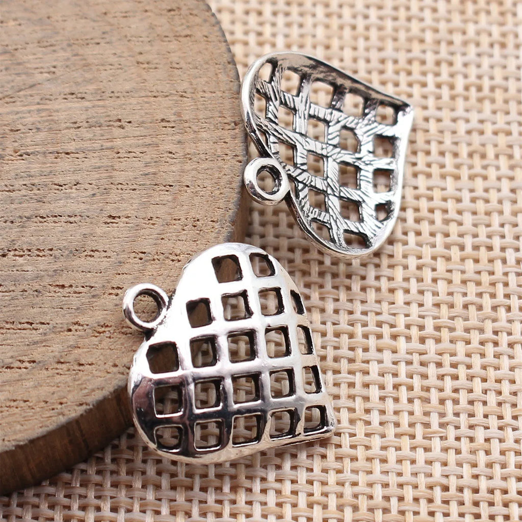 23x21mm 1.4g Antique Silver Zinc Alloy Hollow Woven Texture Heart charm pendant for DIY jewelry making