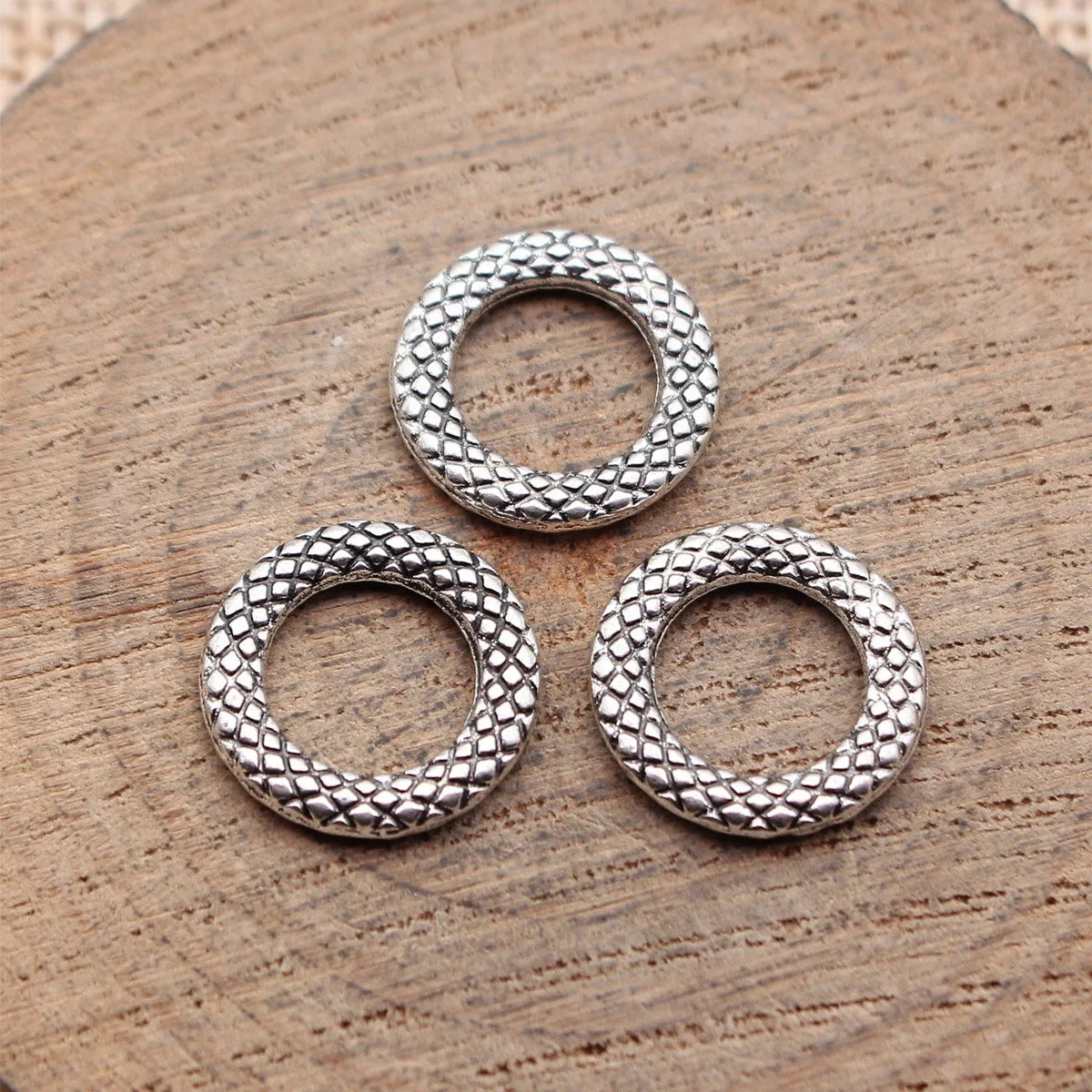 14x14x2mm 0.89g Antique Silver Zinc Alloy Scale Texture Round Ring Connector Charm for DIY Jewelry