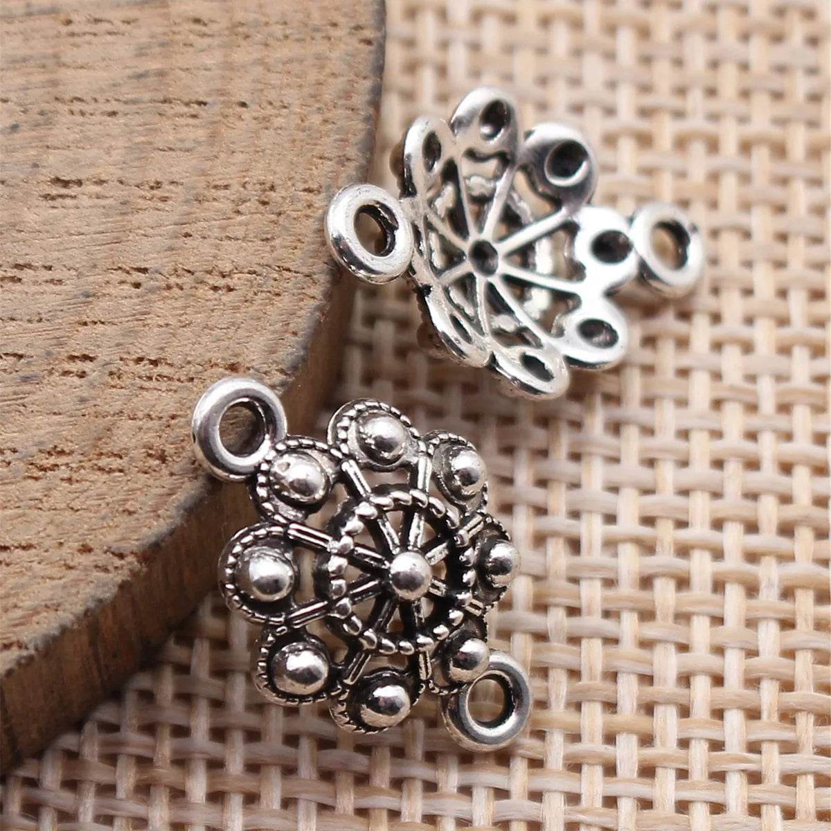 19x12mm 0.73g Multi Color Zinc Alloy Radiating Hollow Flower Connector Charm for DIY Jewelry Making