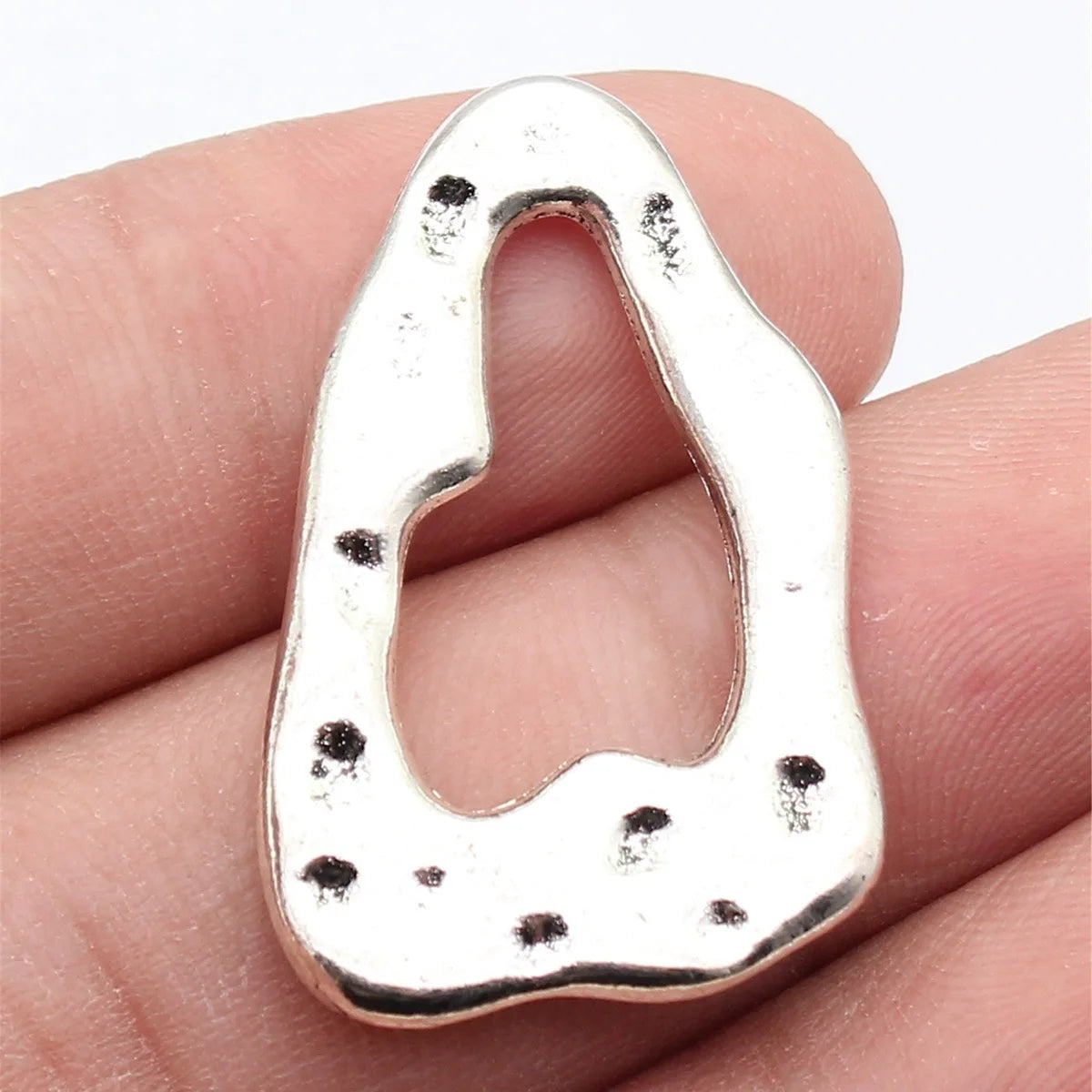 35x22mm 6g Antique Silver Zinc Alloy Hammered Irregular Hollow Ring Charm Pendant for DIY Necklace
