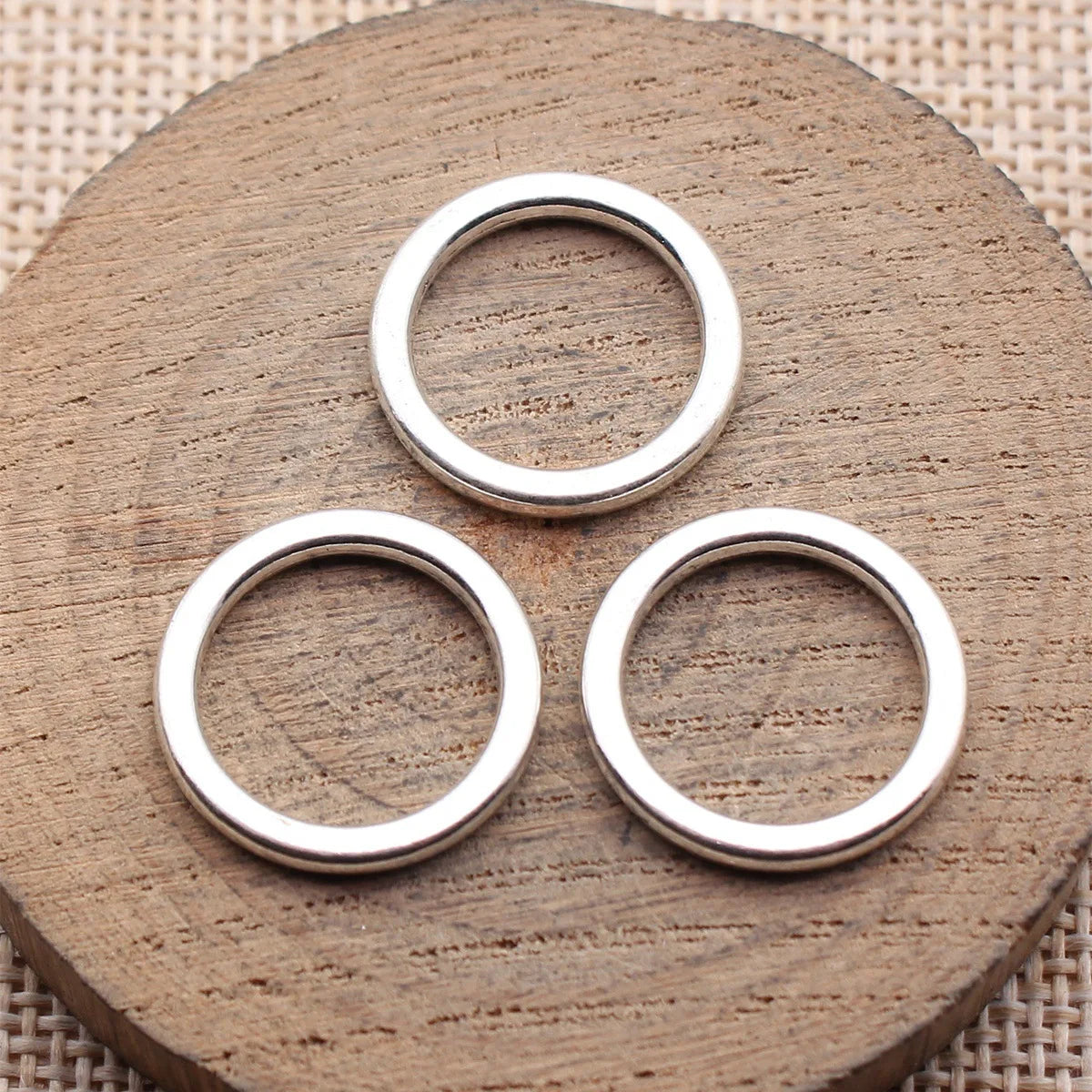 19x19x2.4mm 1.7g Antique Silver Zinc Alloy Round Ring Connector Charm for DIY Bracelet Necklace Making